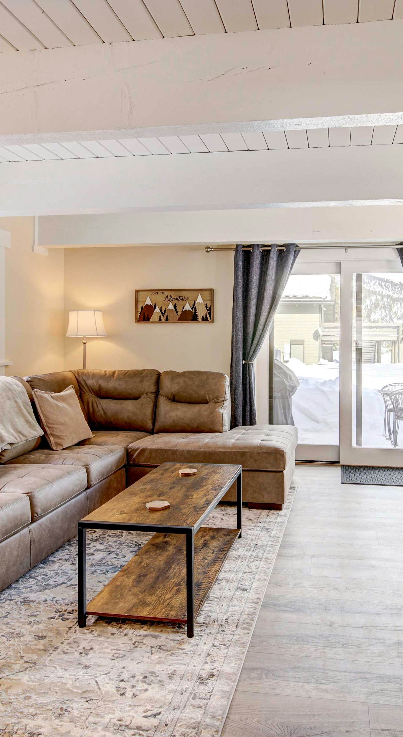 Cozy Condo Near Golf, 7 Mi to Big Sky Resort!