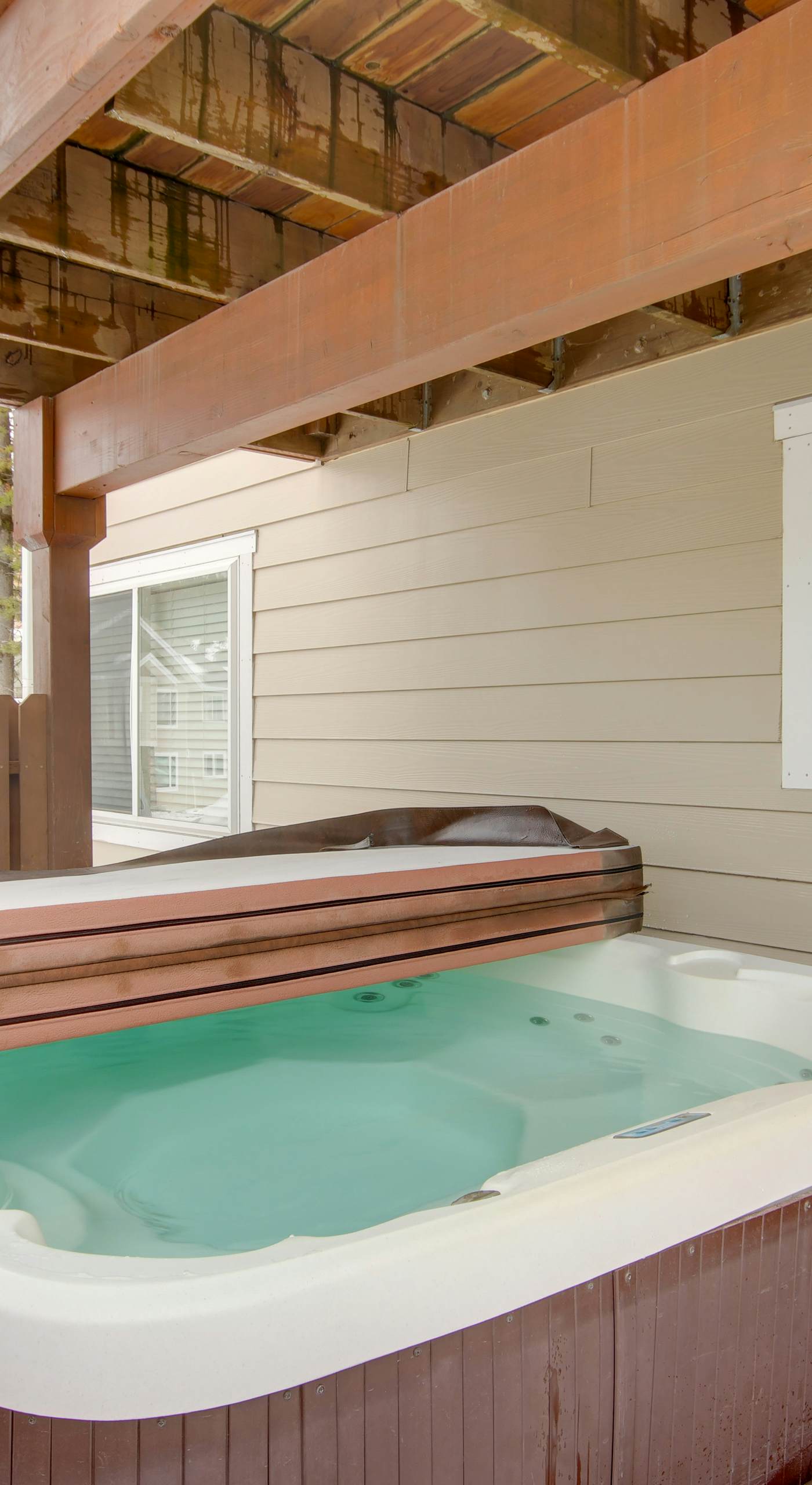 Cedar Creek Condo: Free Shuttle to Big Sky Resort!