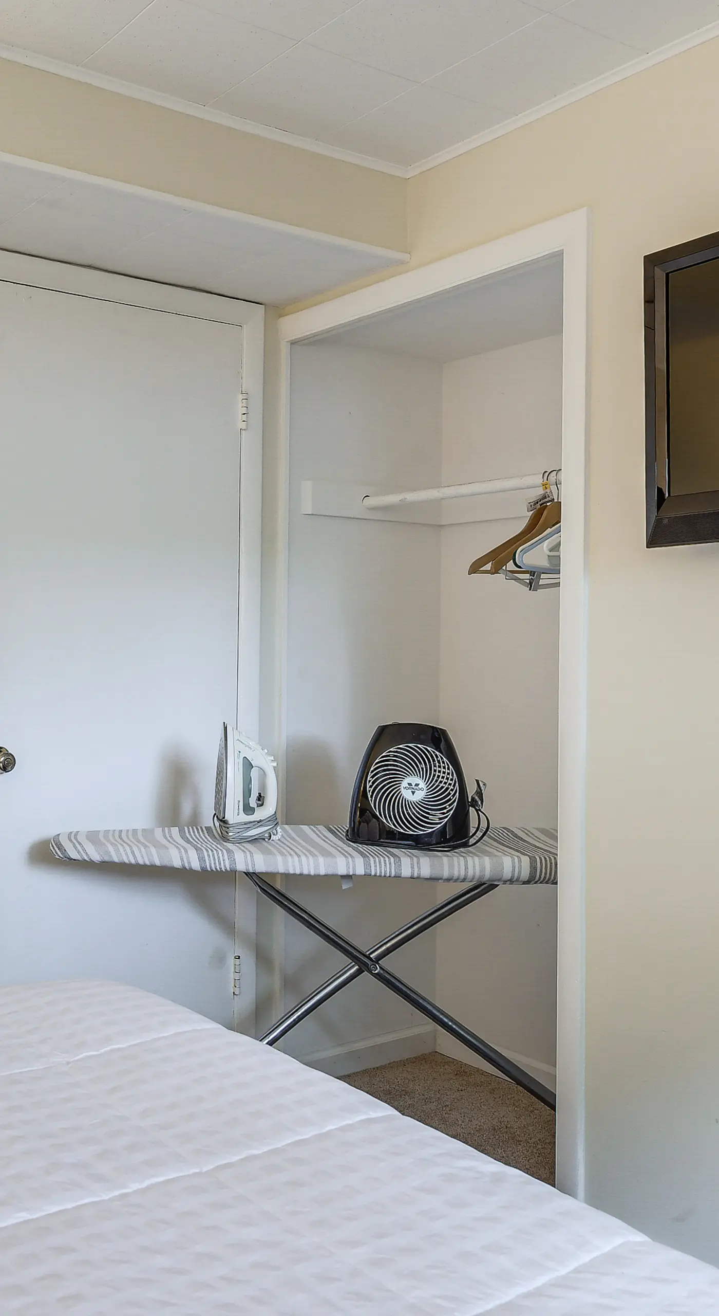 3 Mi to Dtwn Silver Spring: Convenient DC Area Apt