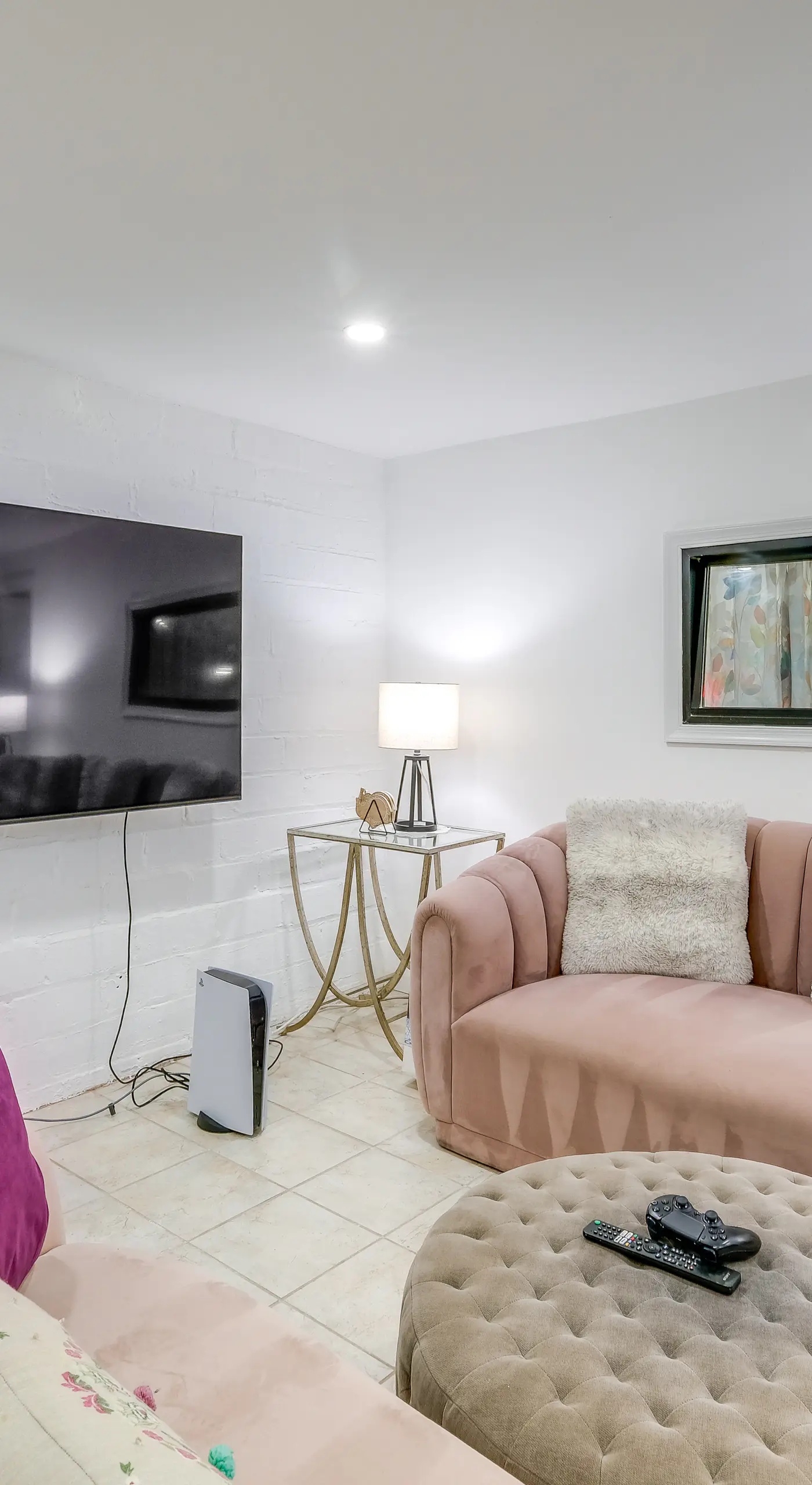 1 Mi to the Metro! Centrally Located Apt Near DC