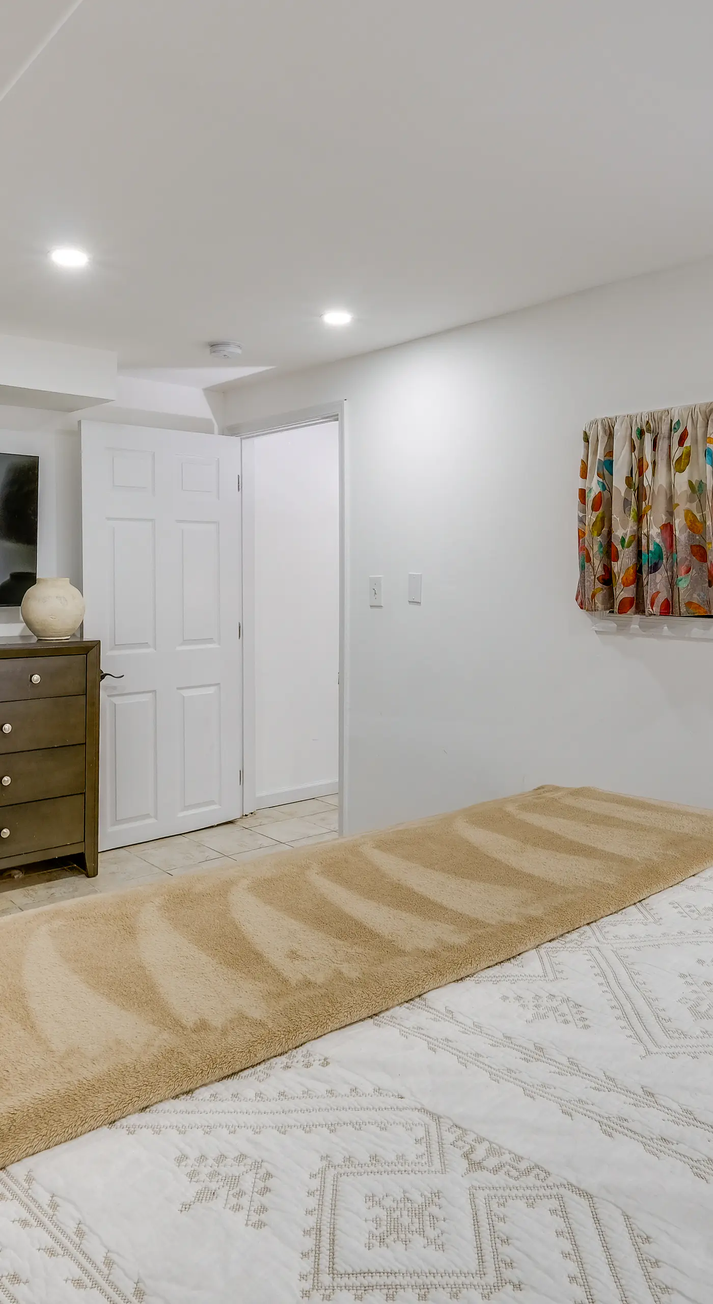 1 Mi to the Metro! Centrally Located Apt Near DC