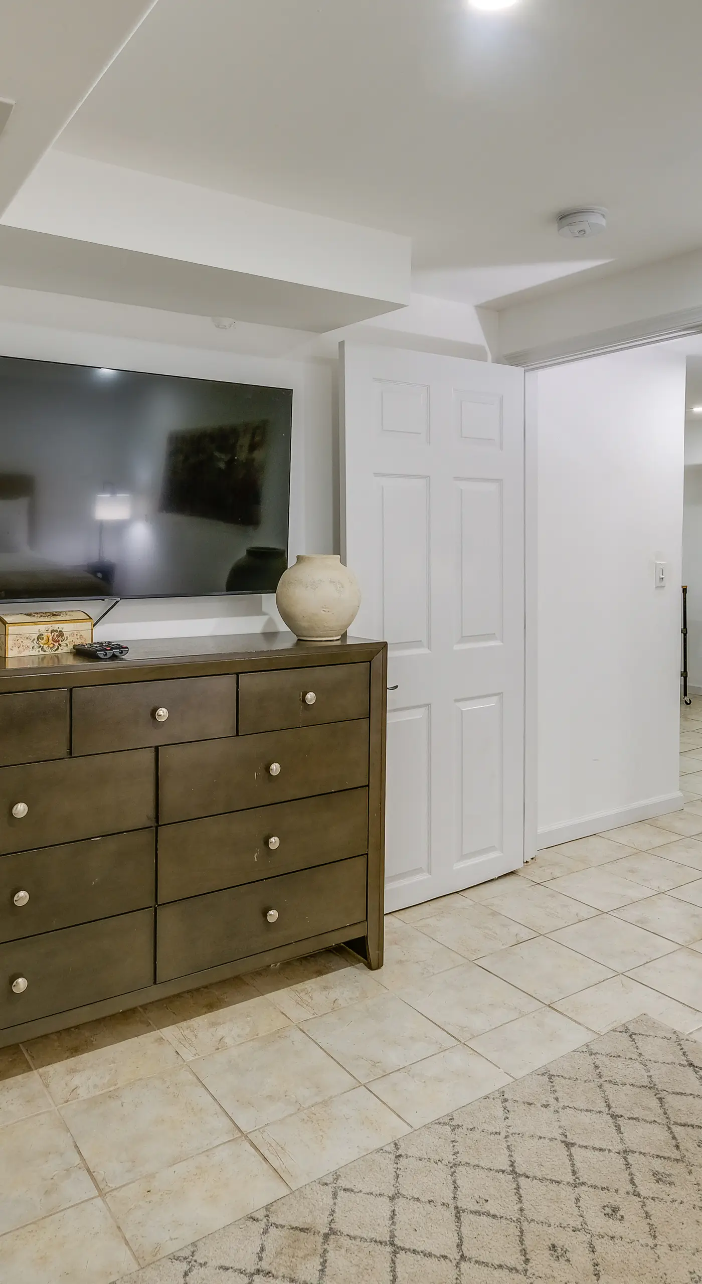 1 Mi to the Metro! Centrally Located Apt Near DC