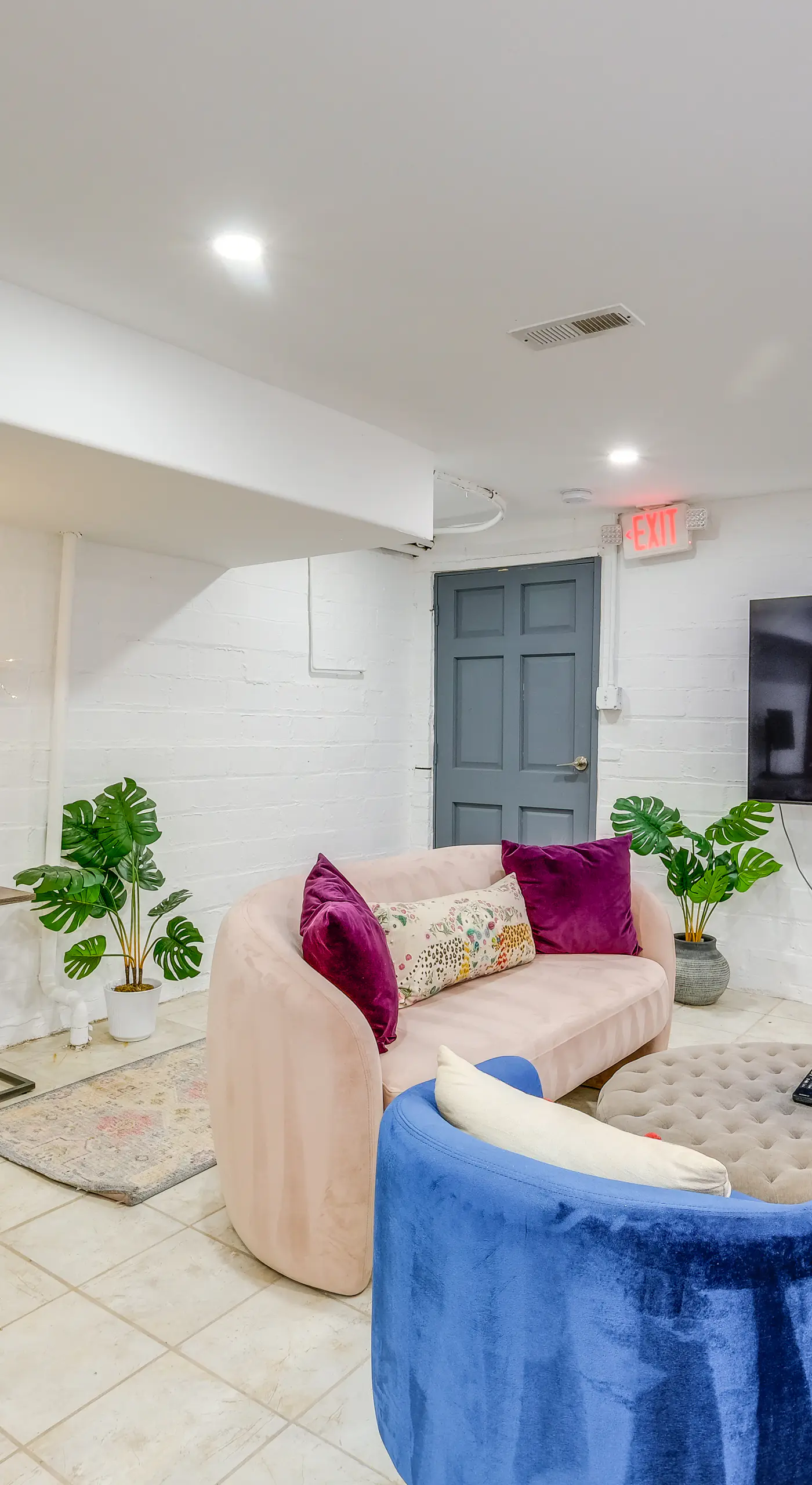 1 Mi to the Metro! Centrally Located Apt Near DC