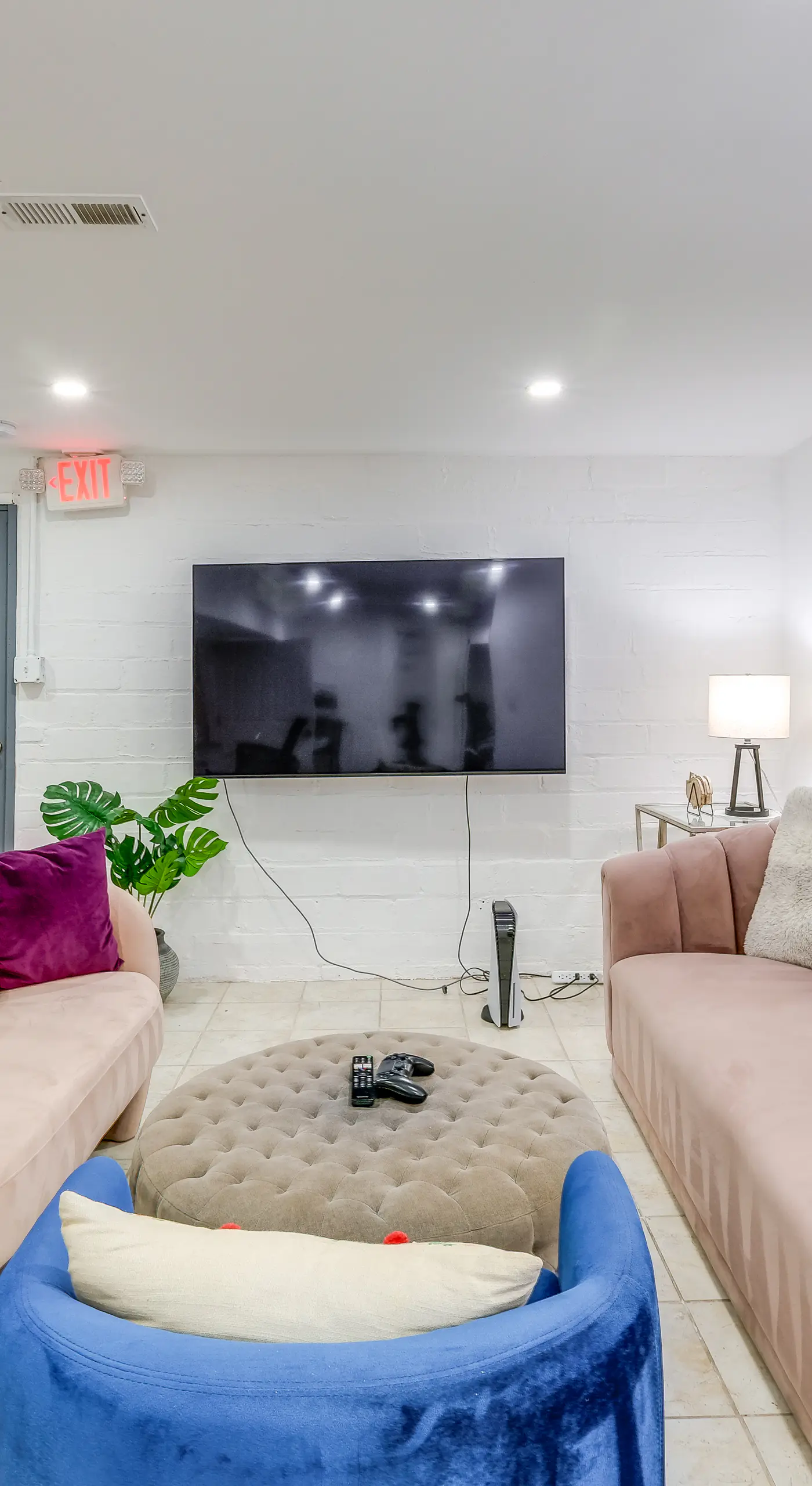 1 Mi to the Metro! Centrally Located Apt Near DC