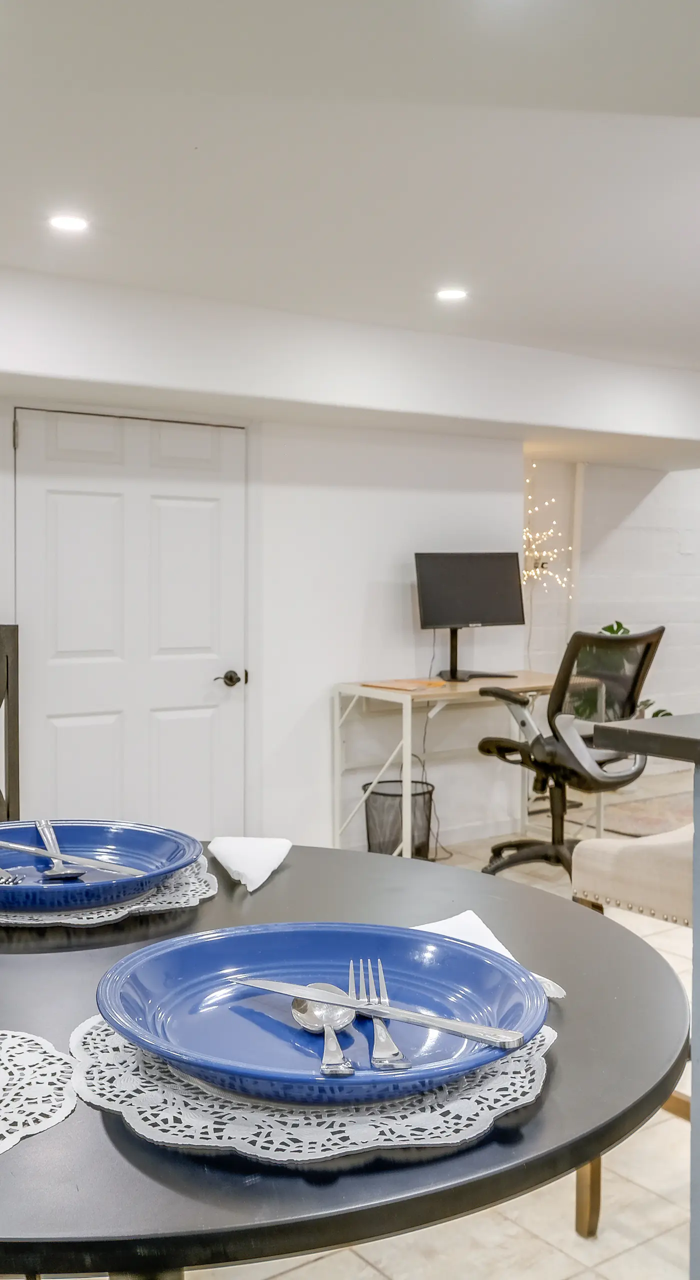 1 Mi to the Metro! Centrally Located Apt Near DC