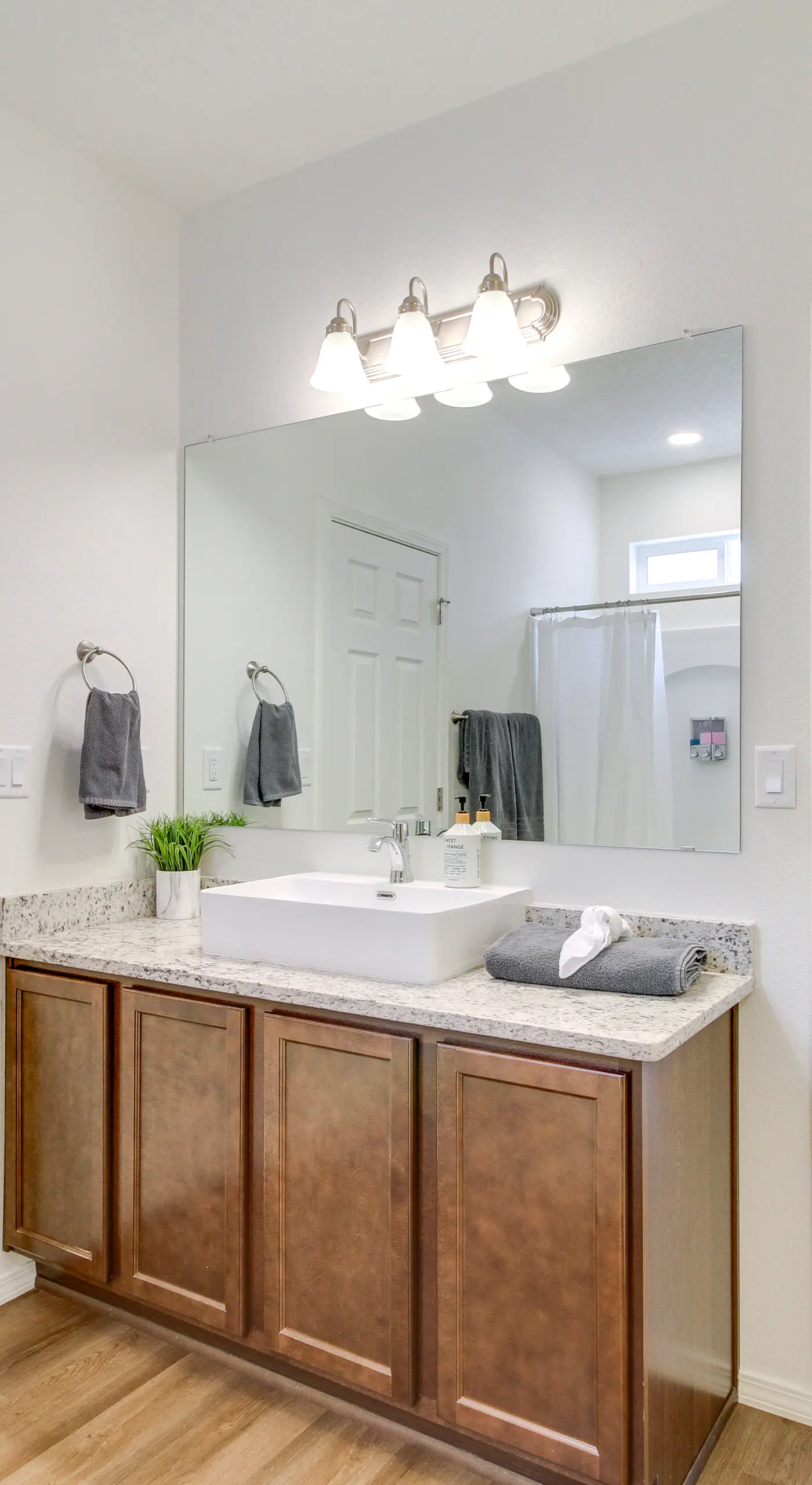 3 Mi to Old Town: Albuquerque Townhome w/ Yard!