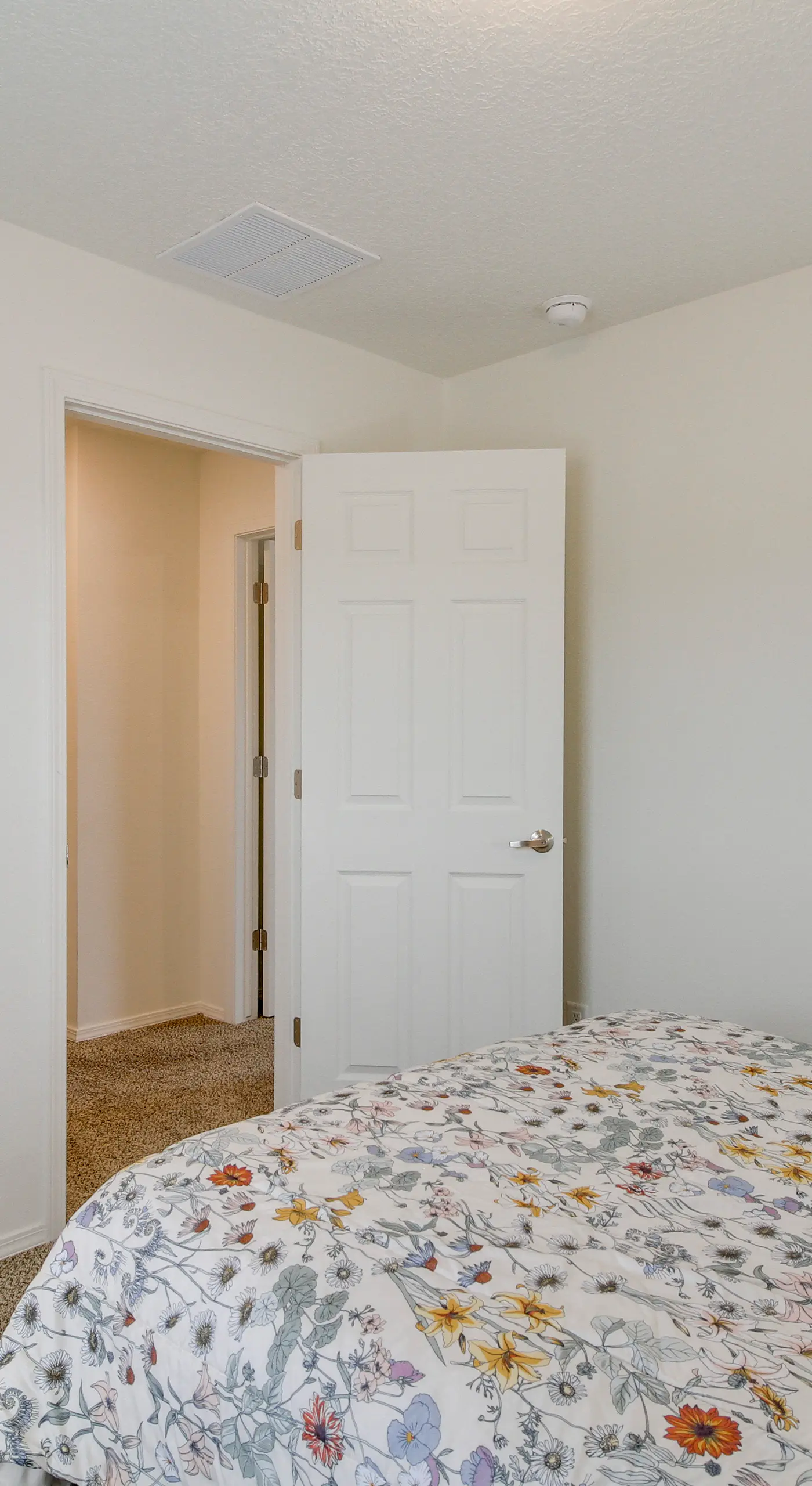 3 Mi to Old Town: Albuquerque Townhome w/ Yard!