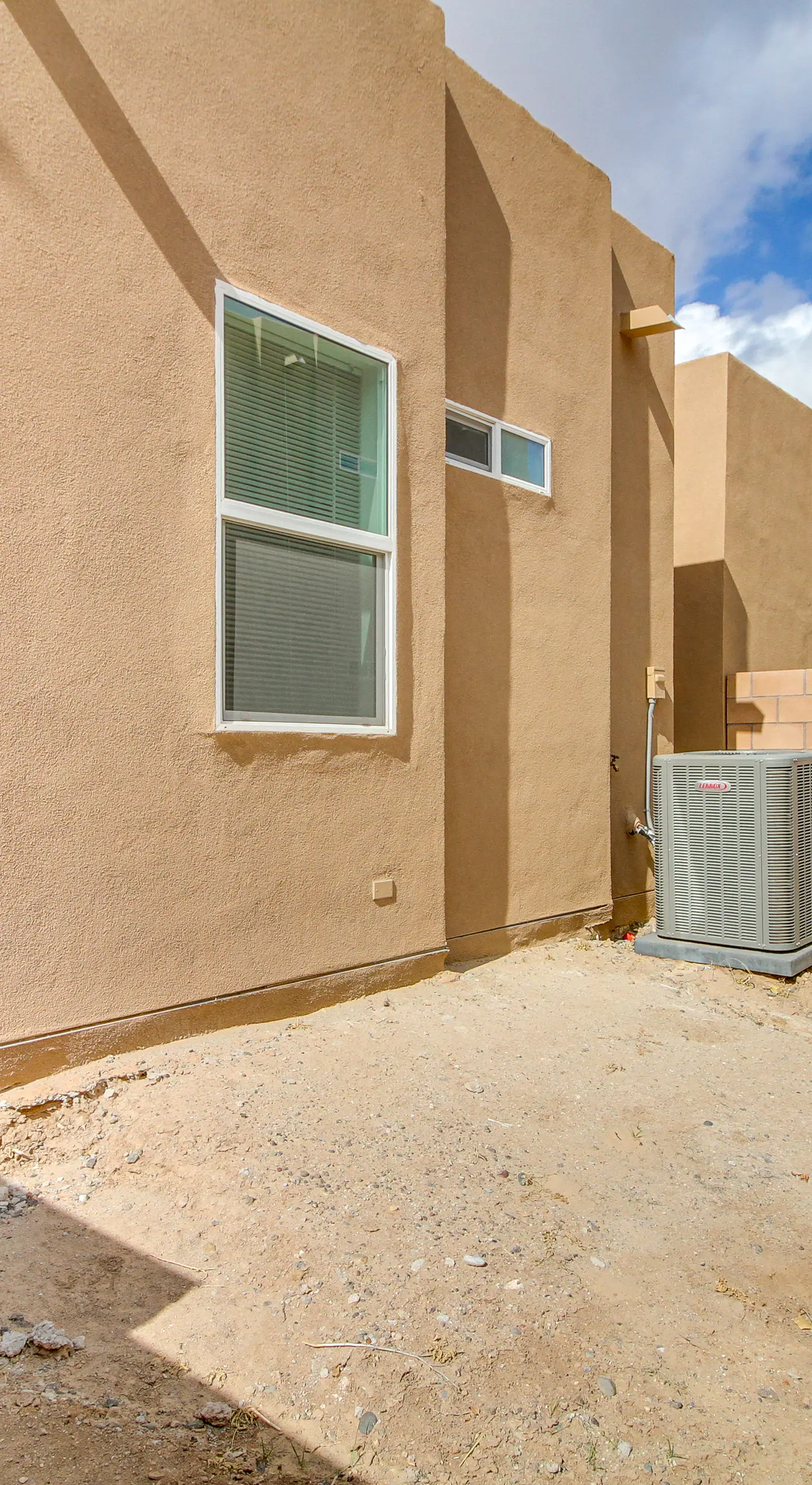 3 Mi to Old Town: Albuquerque Townhome w/ Yard!