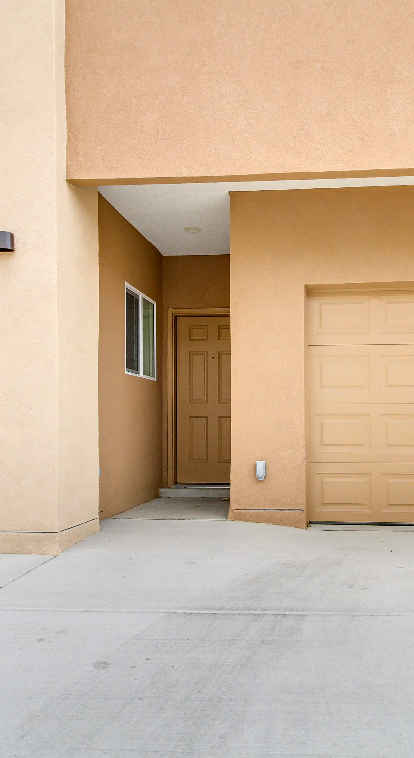3 Mi to Old Town: Albuquerque Townhome w/ Yard!