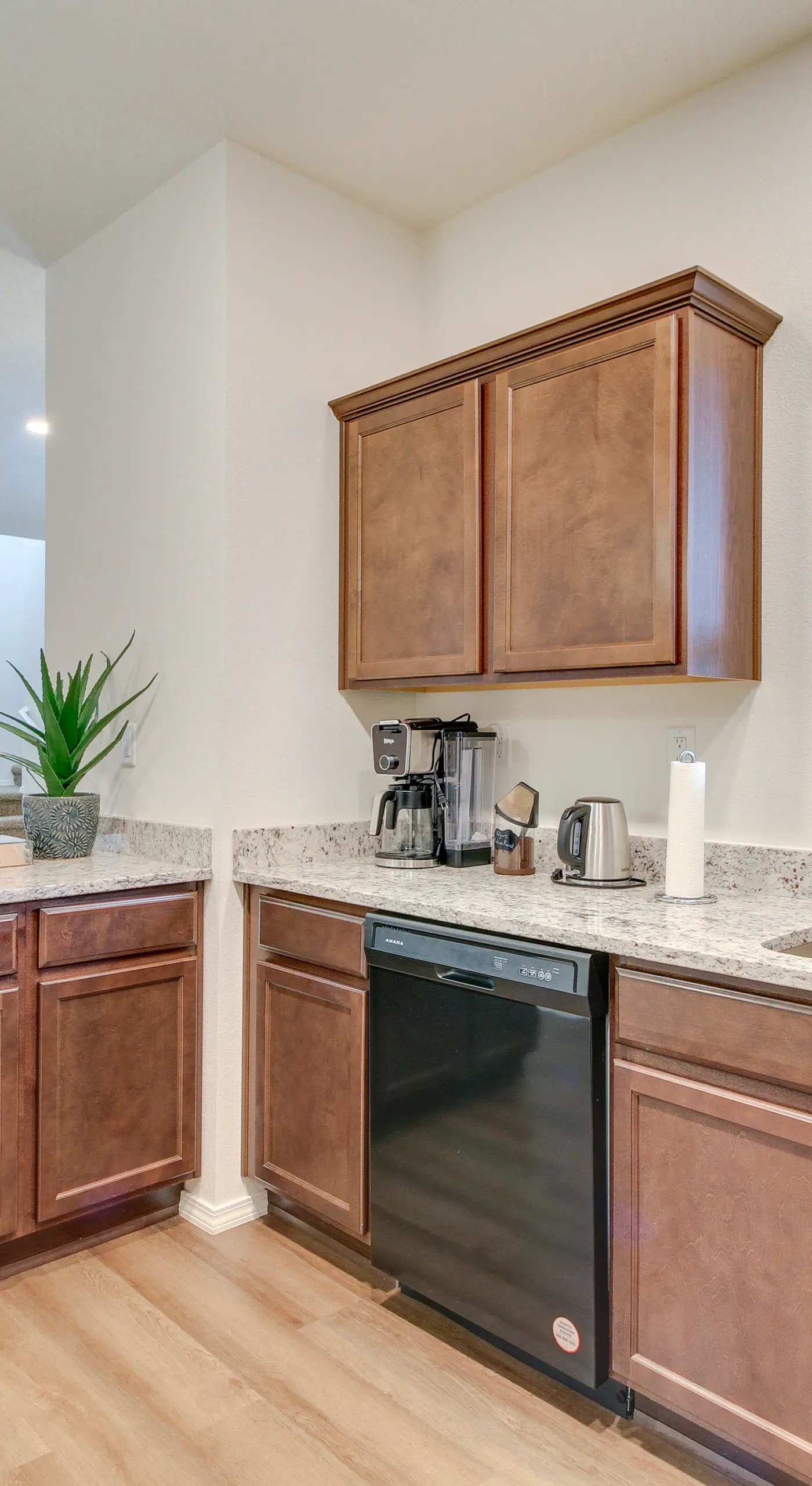 3 Mi to Old Town: Albuquerque Townhome w/ Yard!