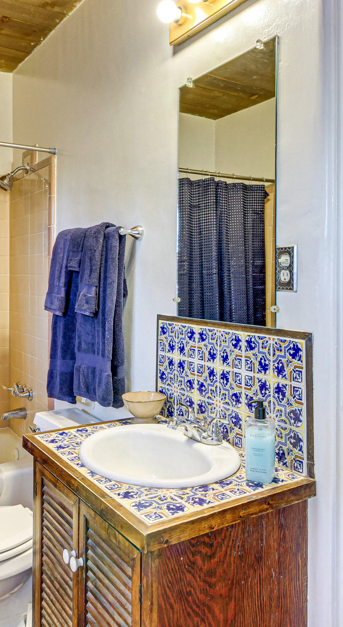 Gorgeous Adobe Home: Classic Santa Fe Style in ABQ