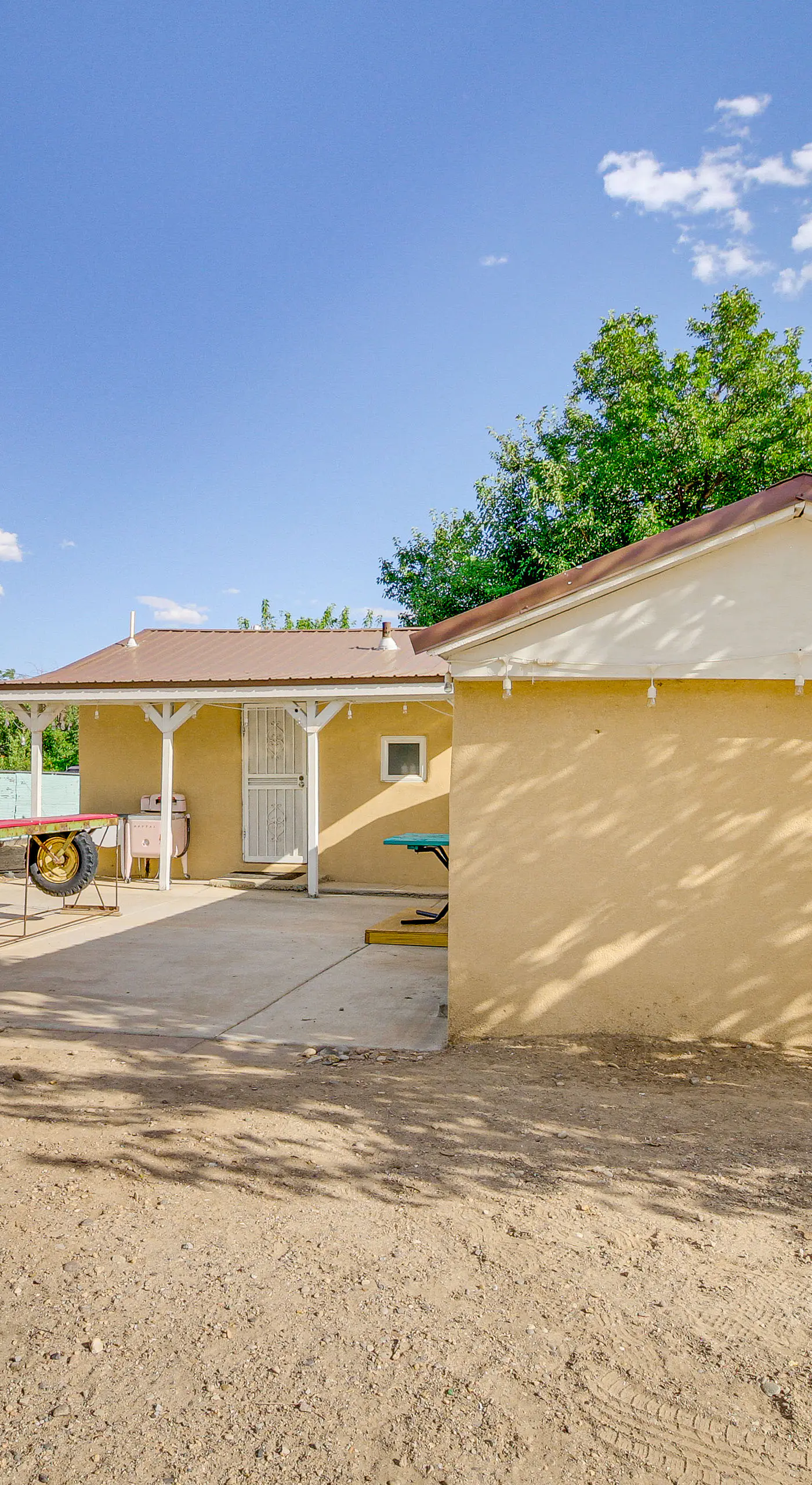 3 Mi to Old Town, Fenced Yard: ABQ Abode!