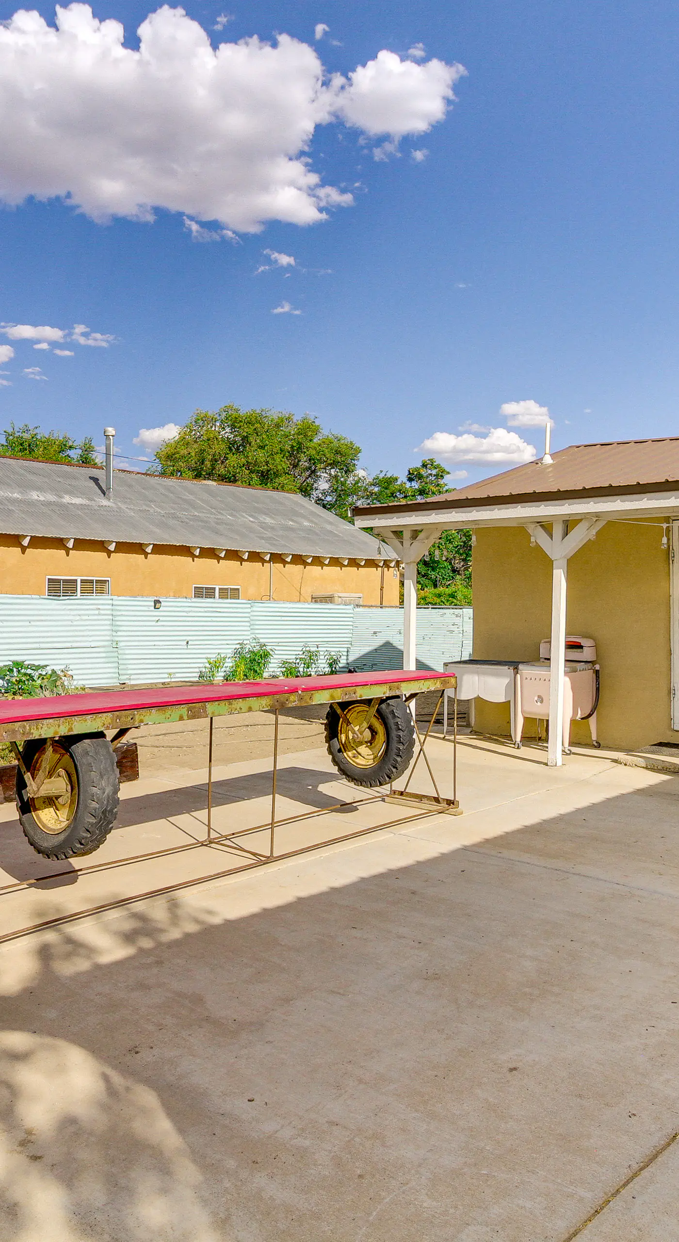 3 Mi to Old Town, Fenced Yard: ABQ Abode!