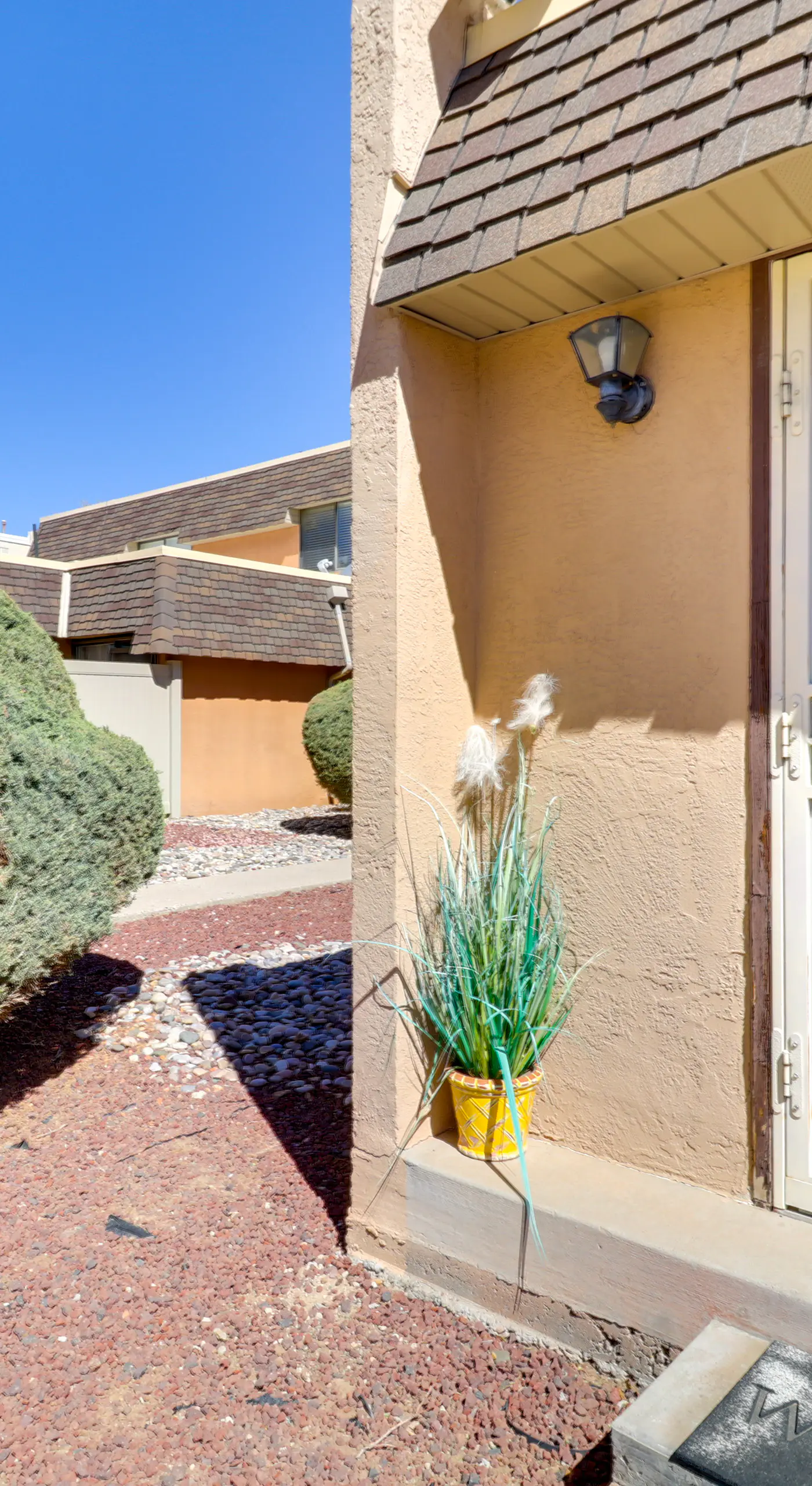 3 Mi to Uptown ABQ! Pet-Friendly Condo w/ Patio