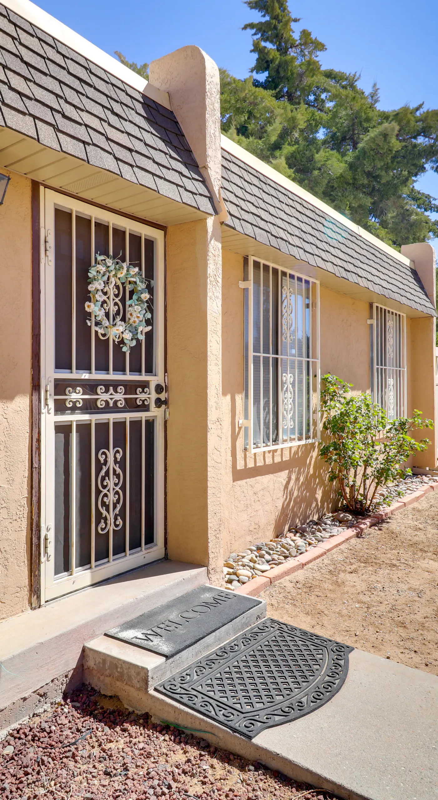 3 Mi to Uptown ABQ! Pet-Friendly Condo w/ Patio