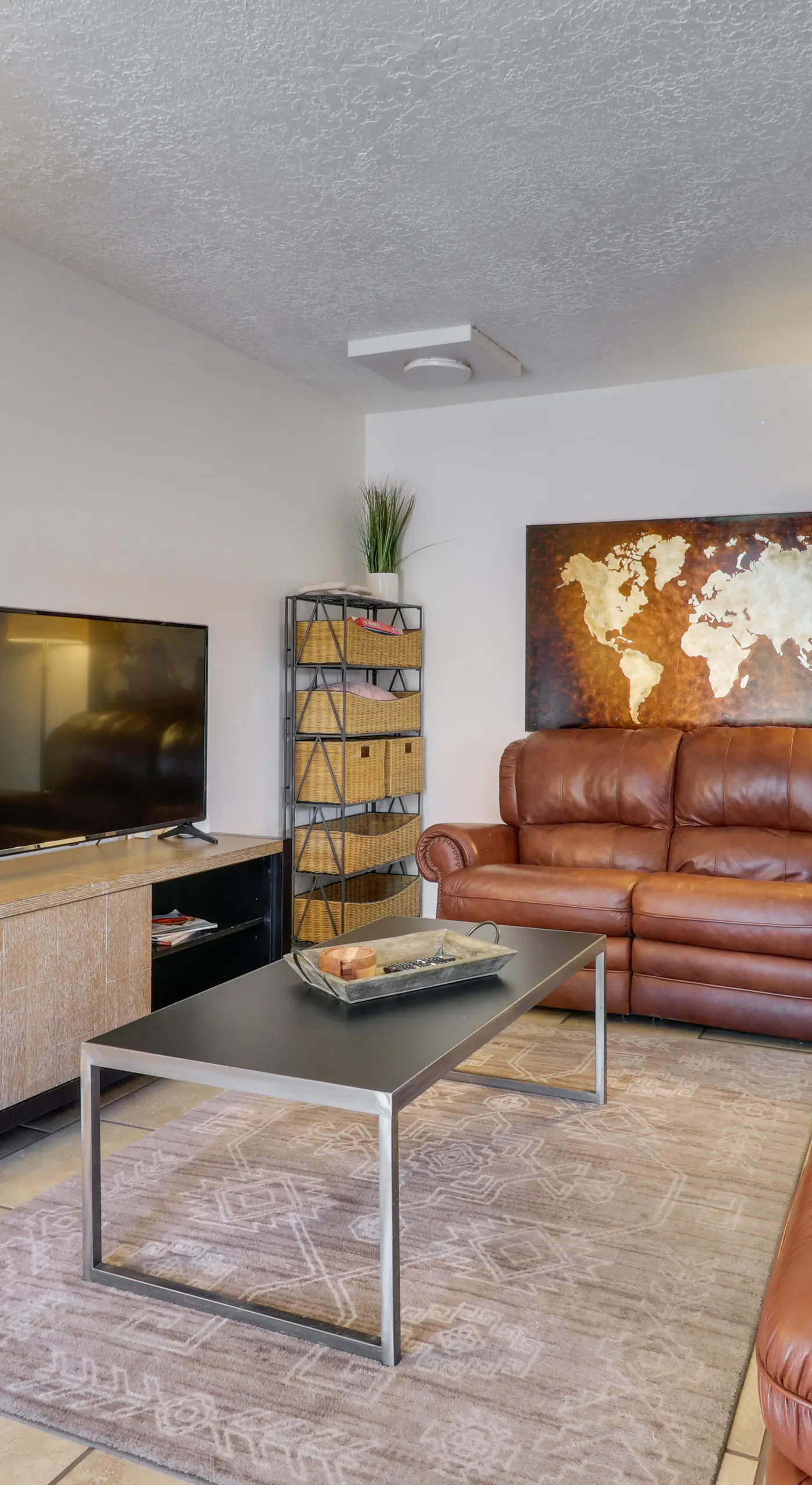 3 Mi to Uptown ABQ! Pet-Friendly Condo w/ Patio