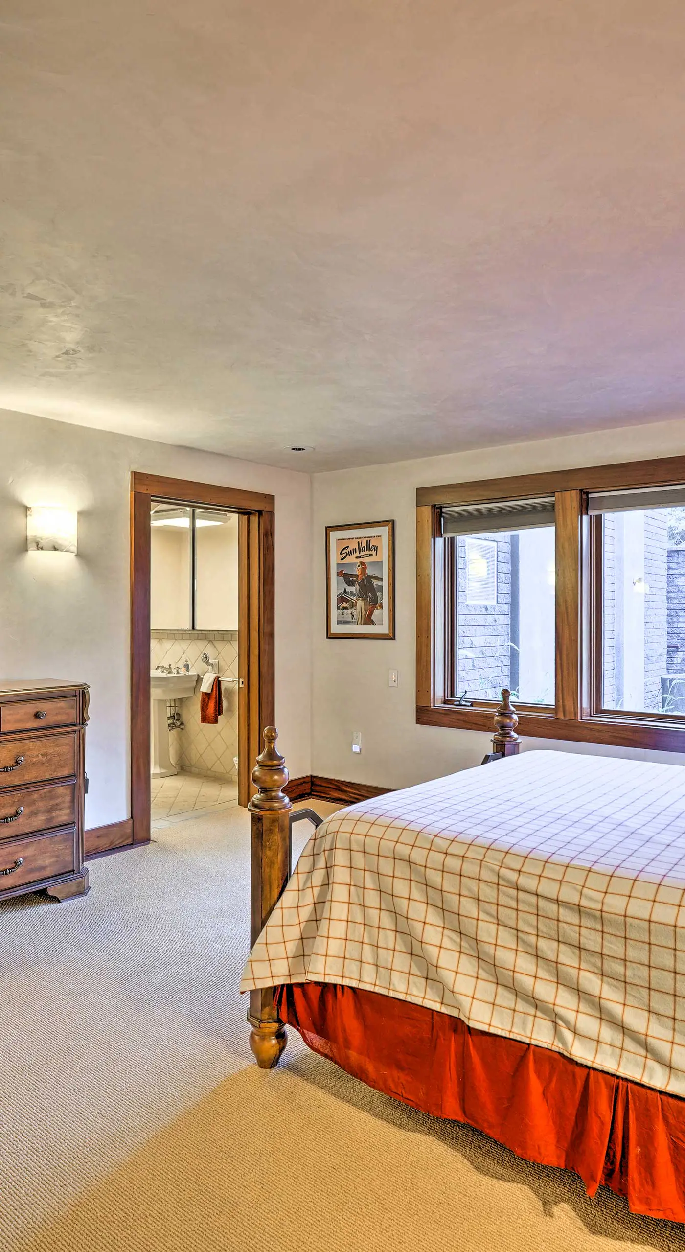 Sun Valley Estate w/ Private Pool, Theater & Gym