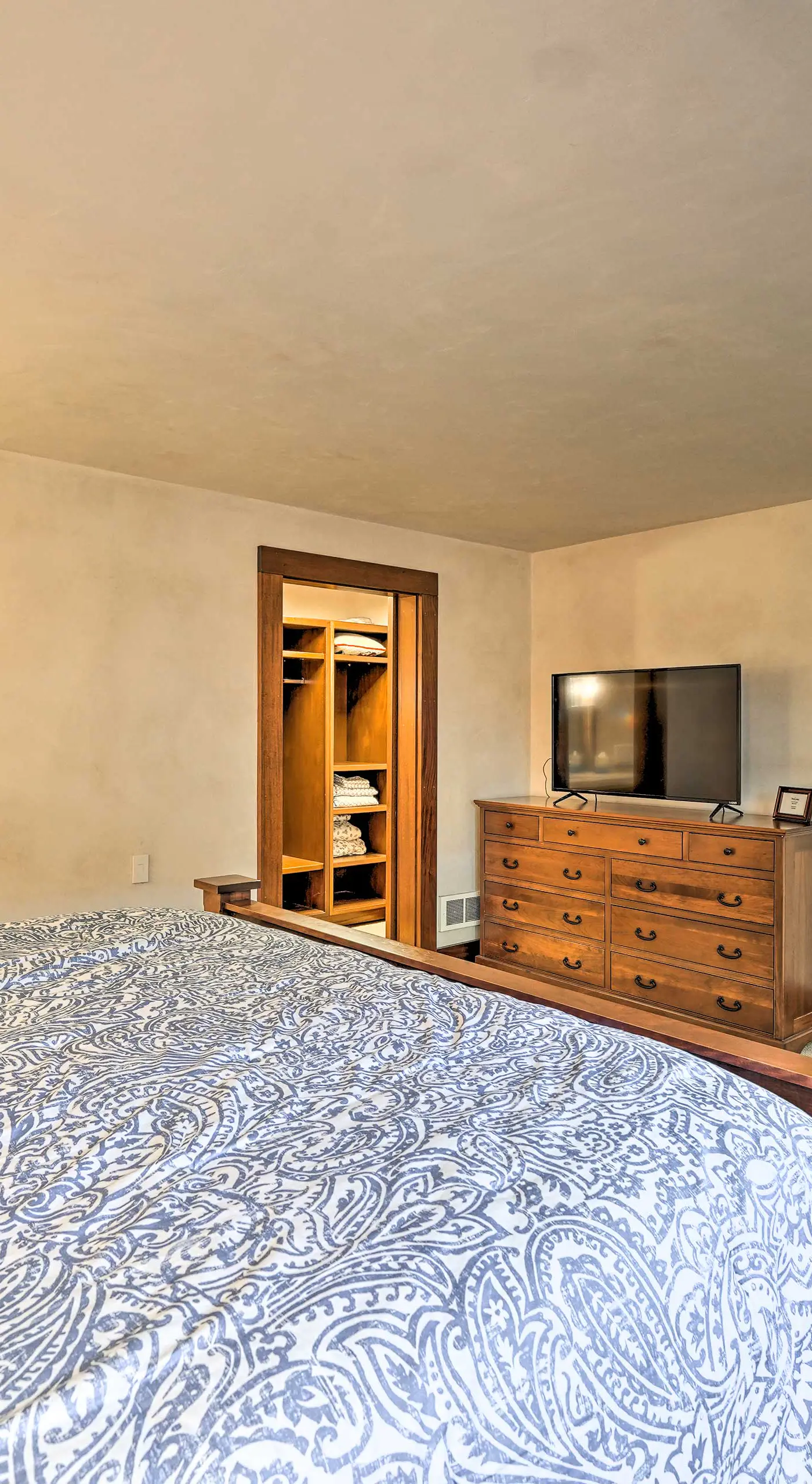 Sun Valley Estate w/ Private Pool, Theater & Gym