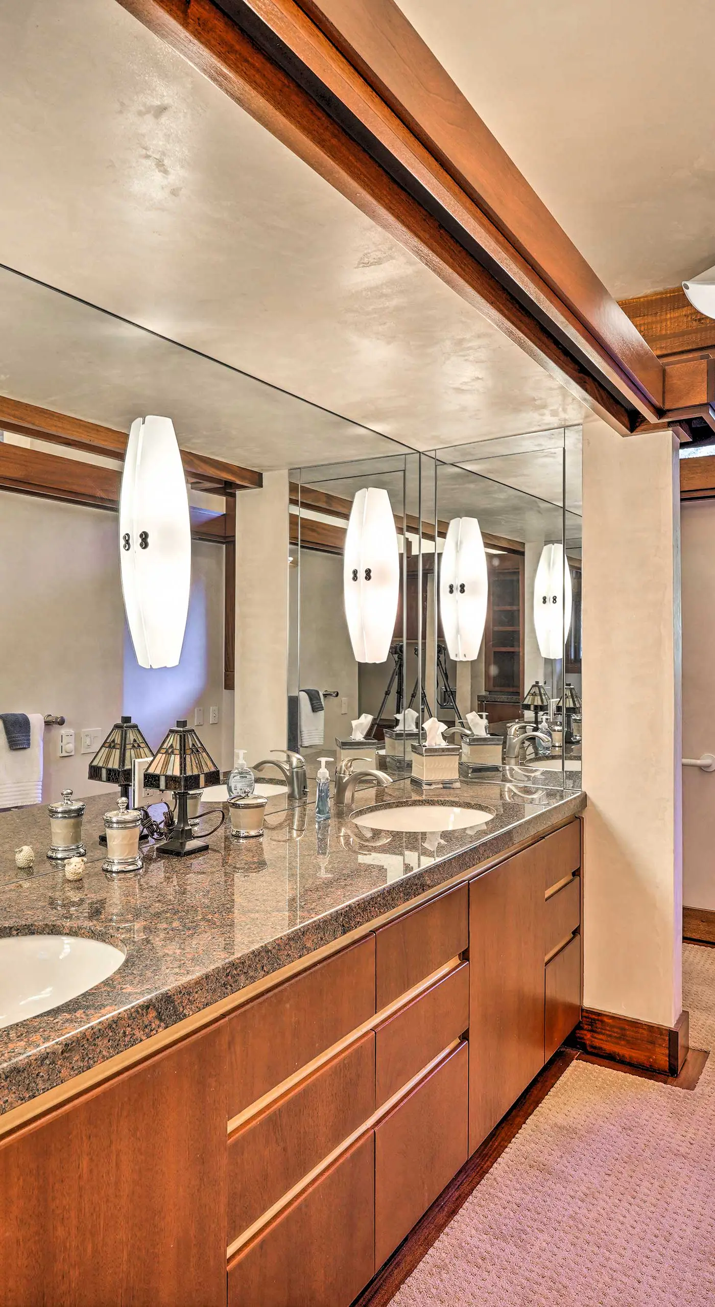Sun Valley Estate w/ Private Pool, Theater & Gym