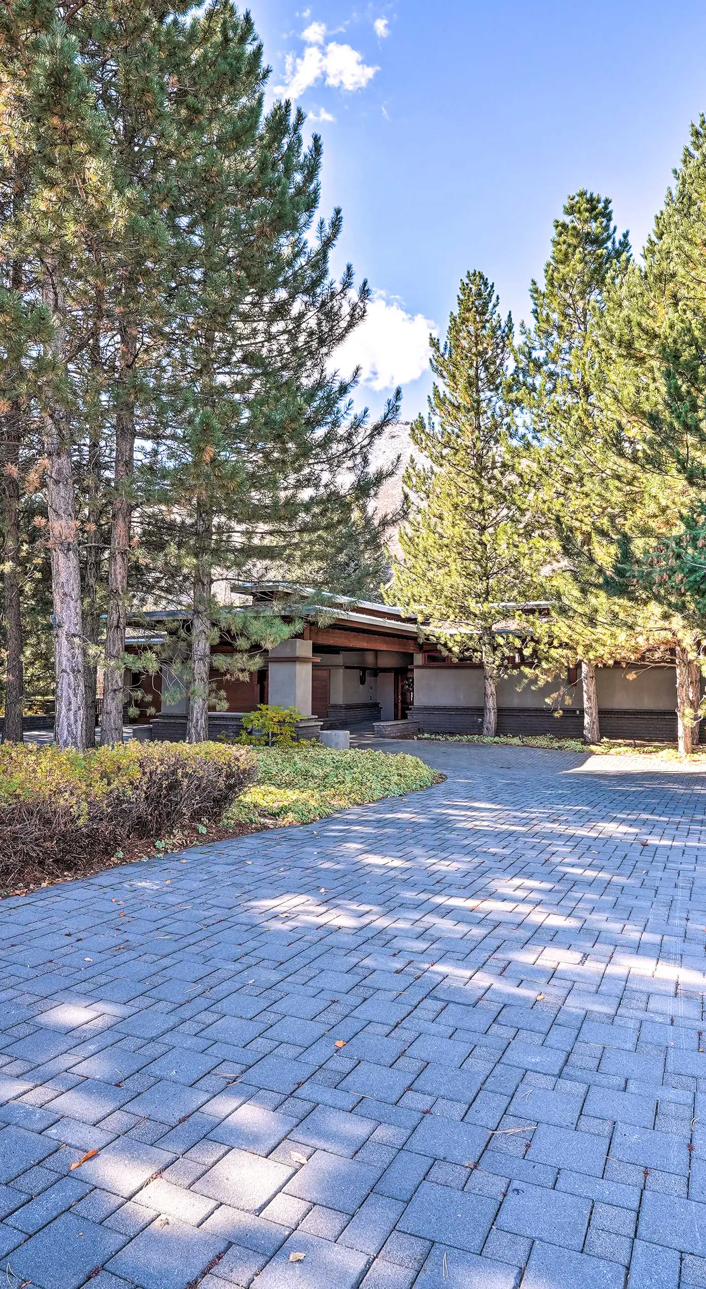 Sun Valley Estate w/ Private Pool, Theater & Gym