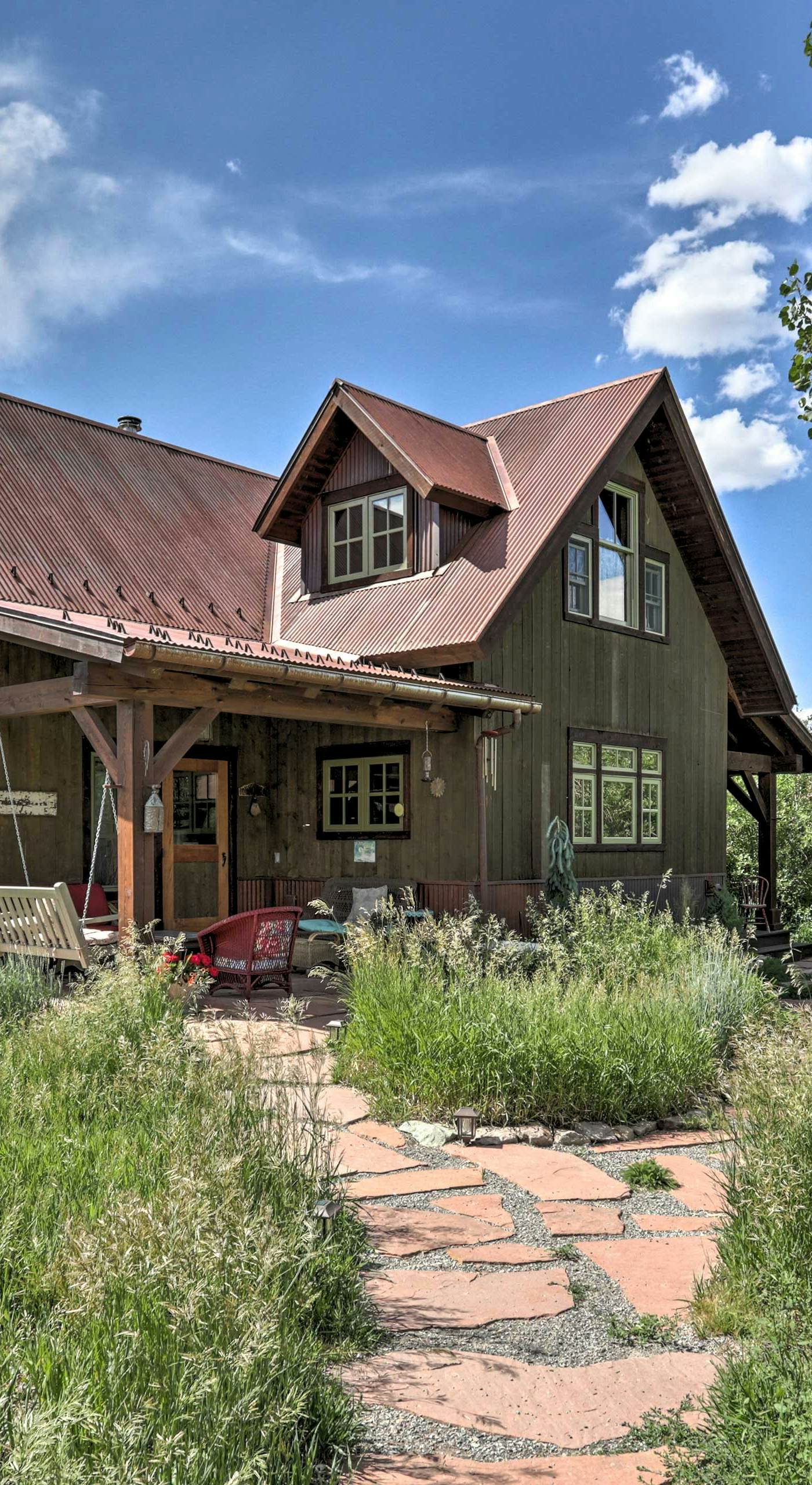 Solar-Powered Home w/ Mtn Views 33 Mi to Telluride