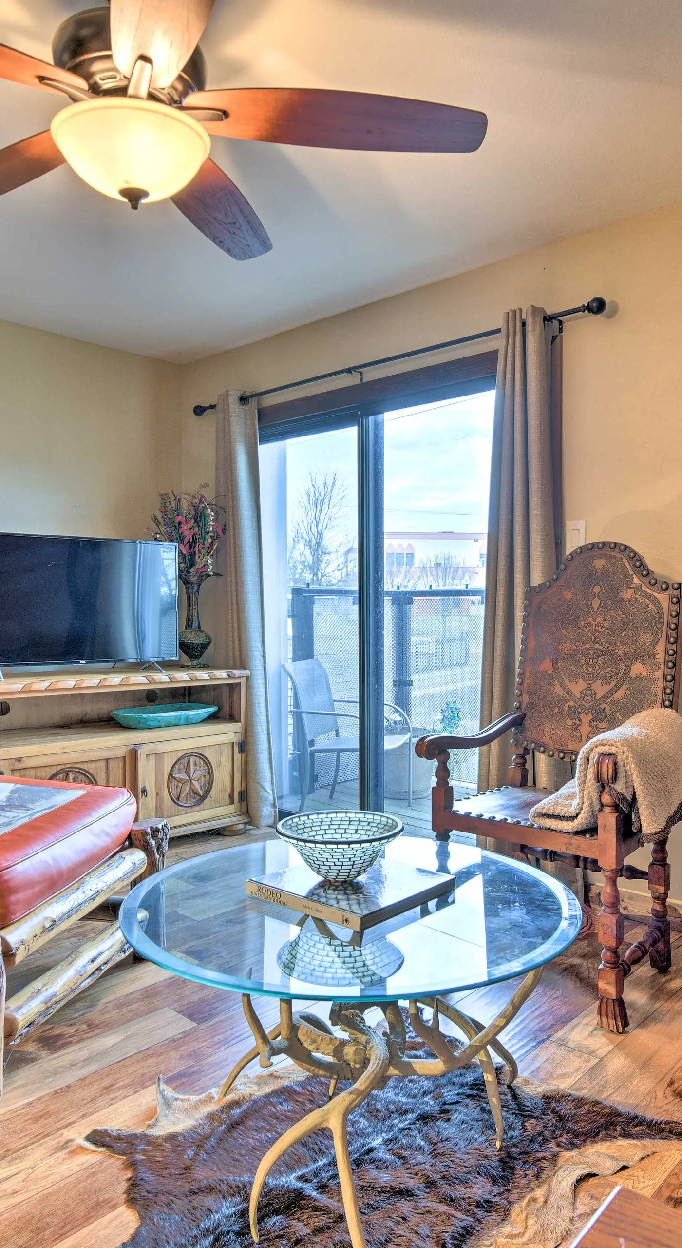 Fort Worth Apt < 5 Mi to Downtown!