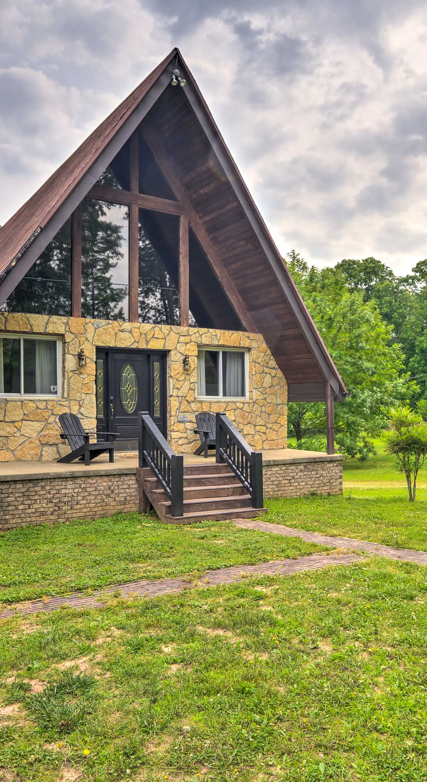 A-Frame Cabin w/ Hot Tub, Walk to Kentucky Lake!
