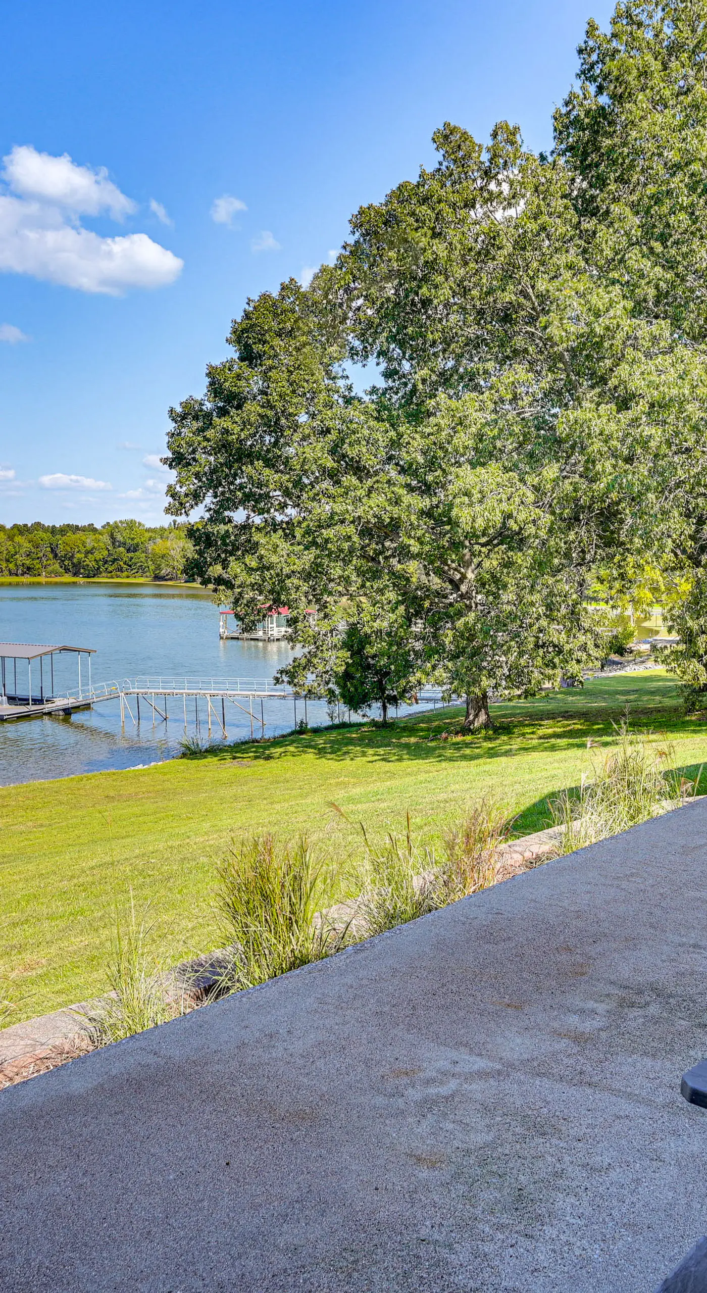 'Edgewater on Kentucky Lake' w/ Hot Tub & Games
