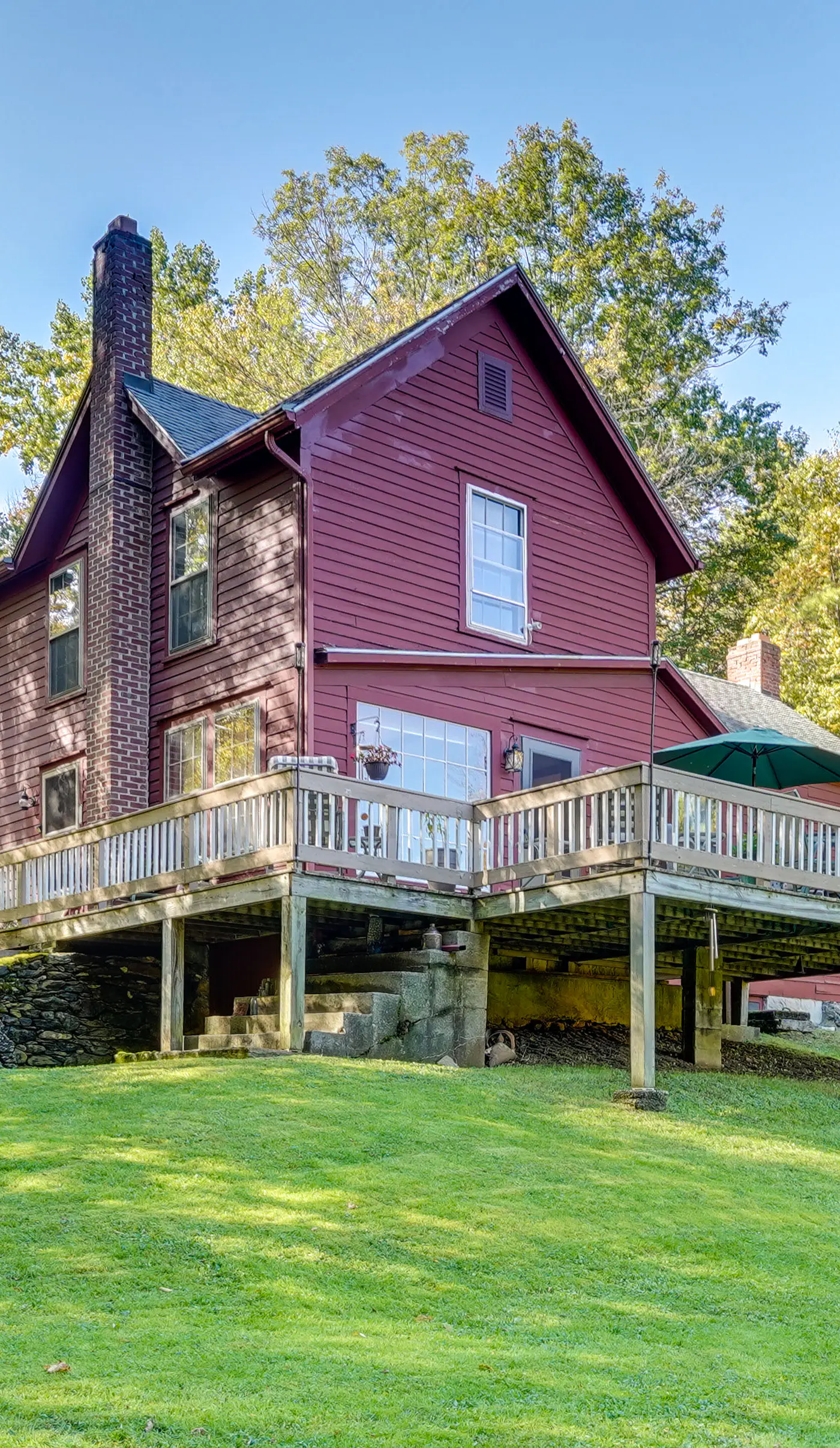 Tranquil 3 BR Stockbridge House w/ Private Deck!