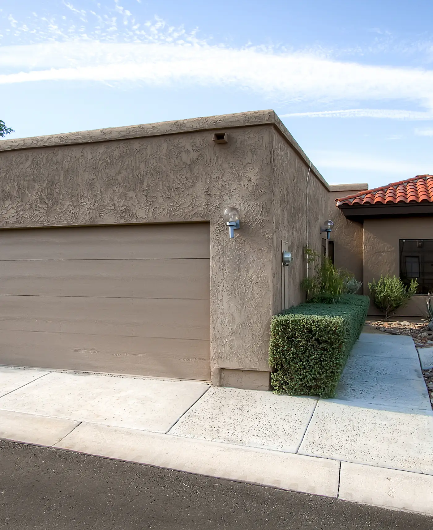 Country Club Home: 2 BR, 2 BA + Den ~ 1 Mi to Golf