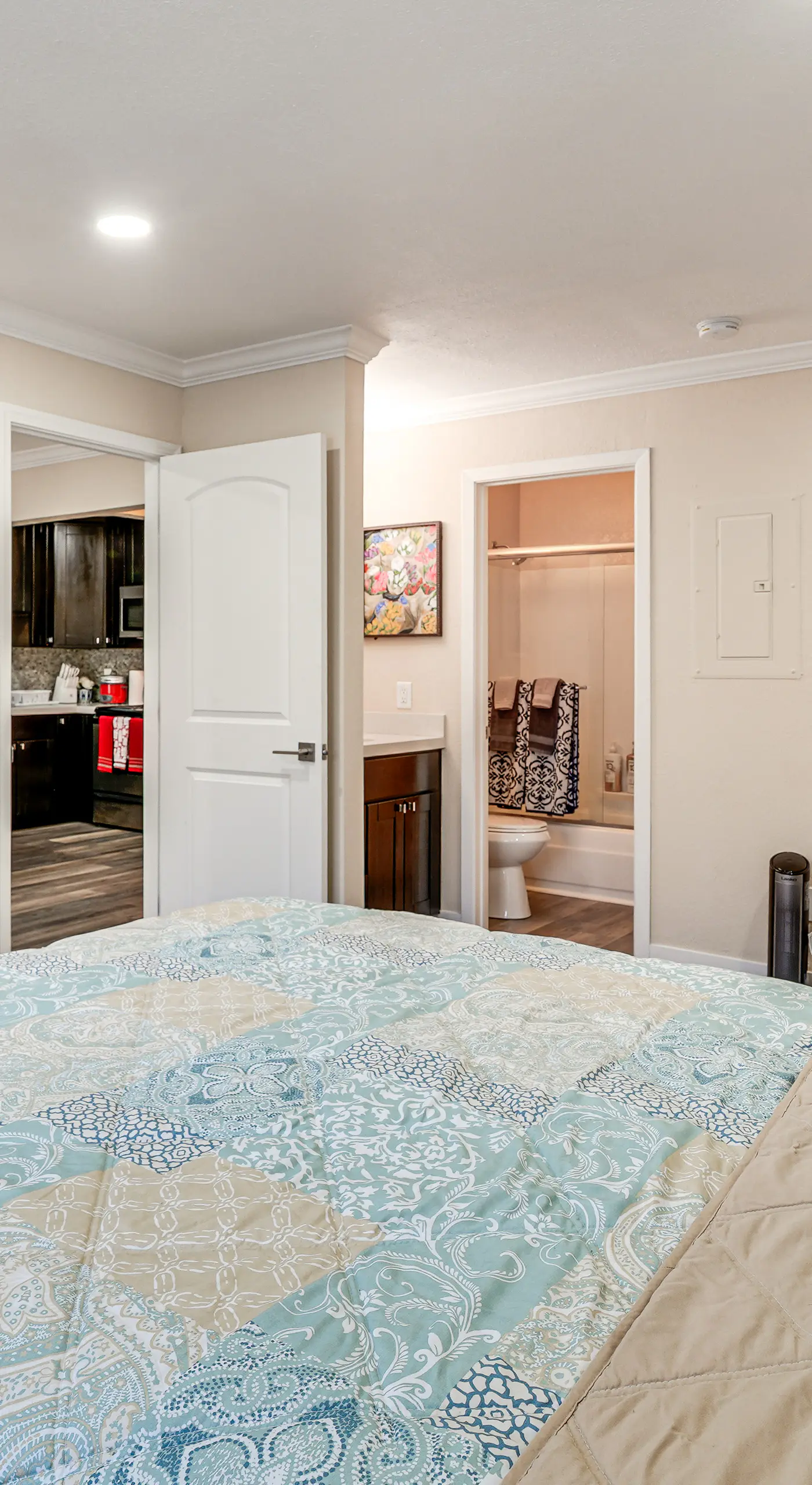 Shop, Hike & Sip Wine: Pleasanton Gem w/ Balcony!