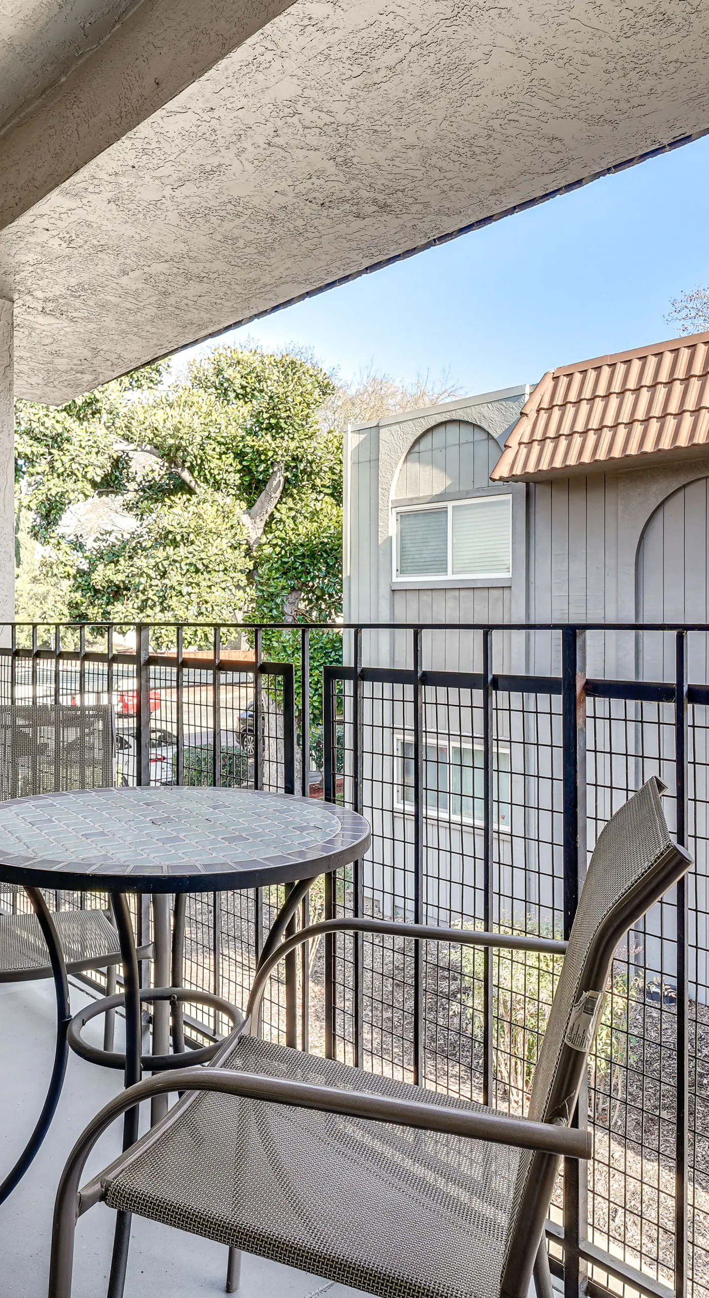 Shop, Hike & Sip Wine: Pleasanton Gem w/ Balcony!