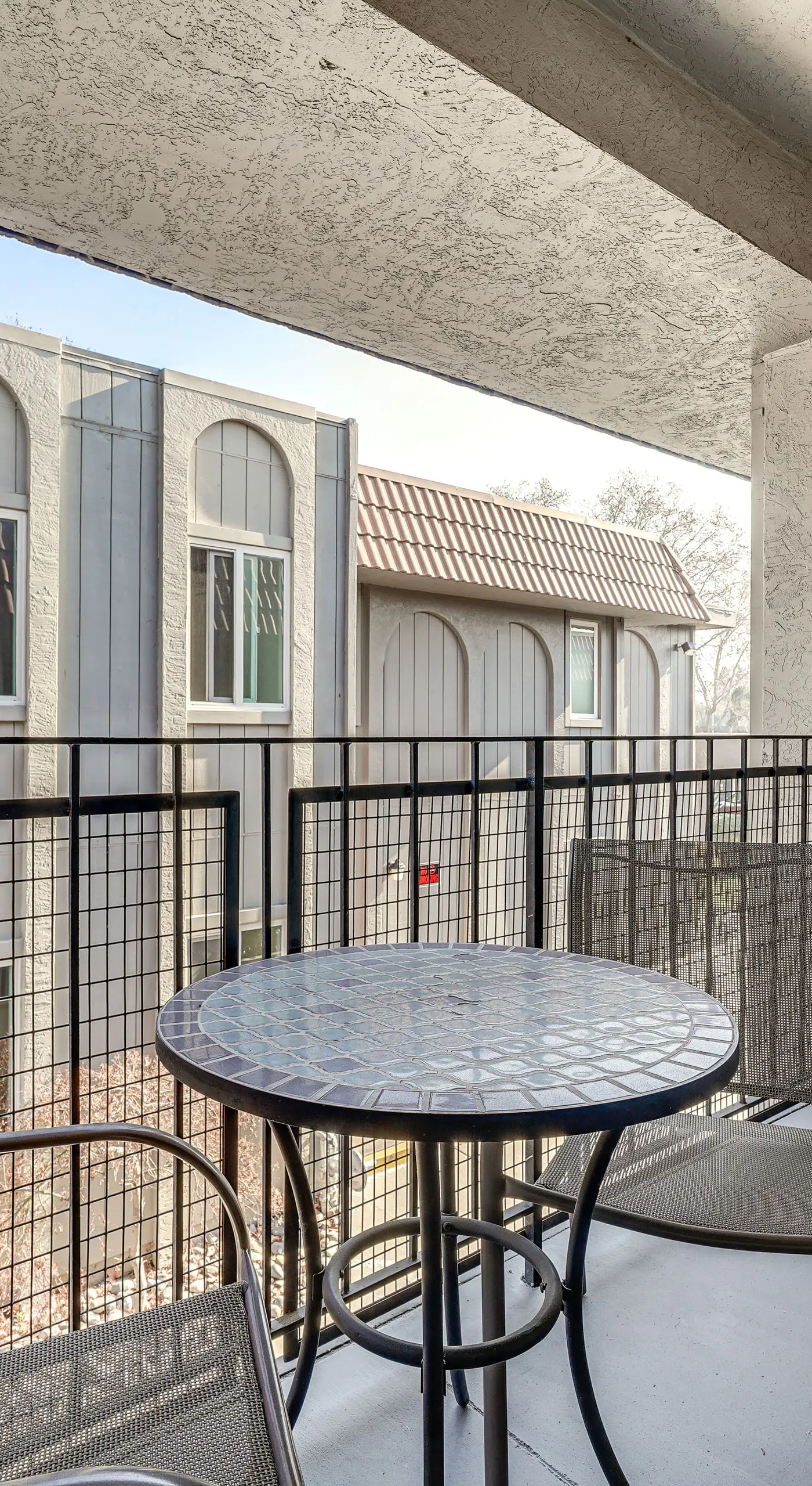 Shop, Hike & Sip Wine: Pleasanton Gem w/ Balcony!