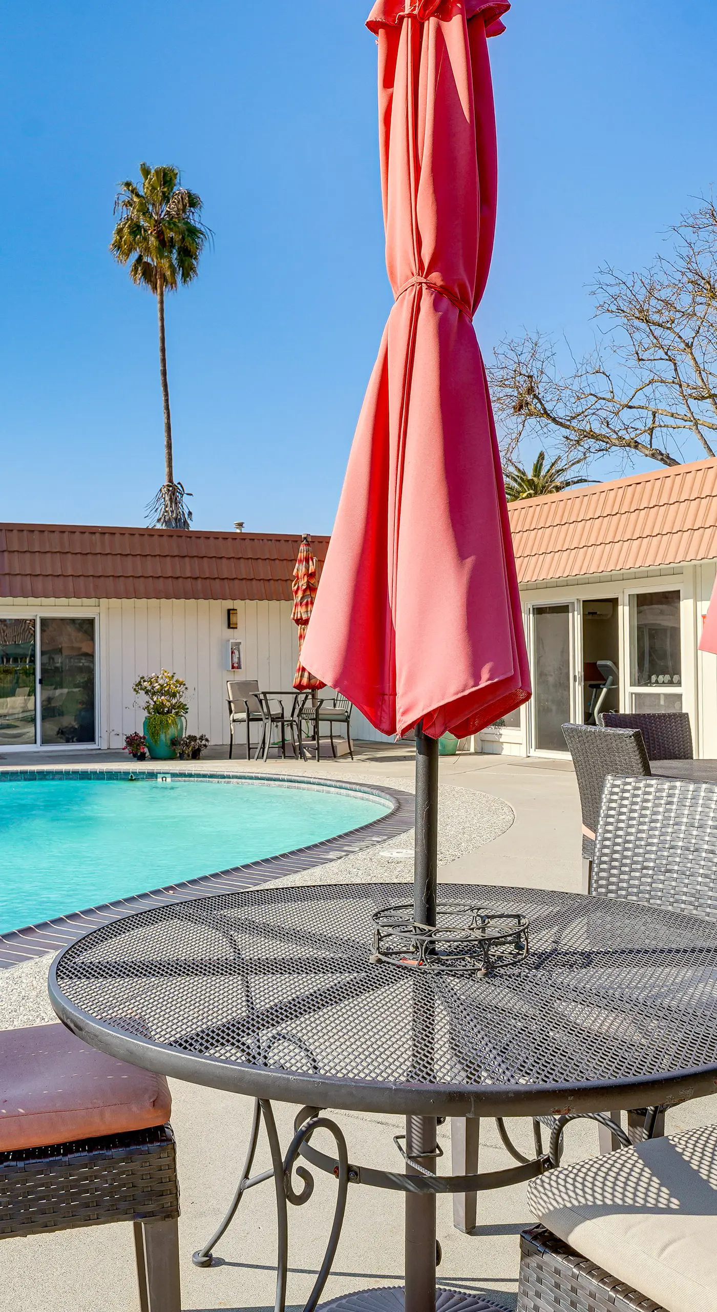 Shop, Hike & Sip Wine: Pleasanton Gem w/ Balcony!