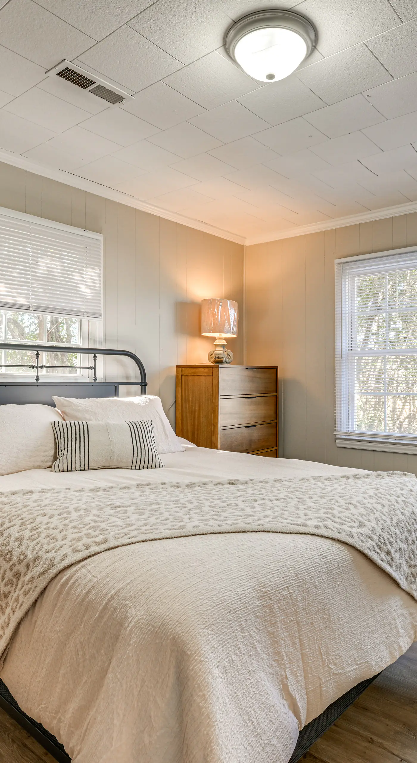 2 Mi to Uptown Lexington: Pet-Friendly Getaway!