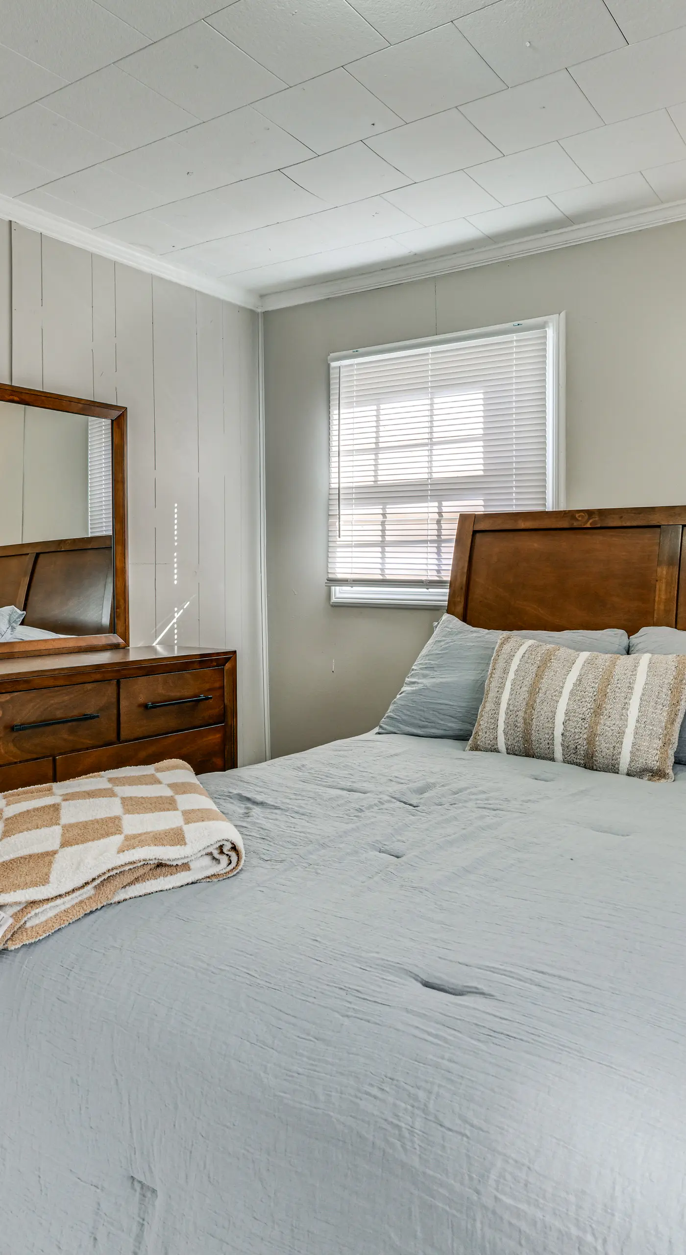 2 Mi to Uptown Lexington: Pet-Friendly Getaway!