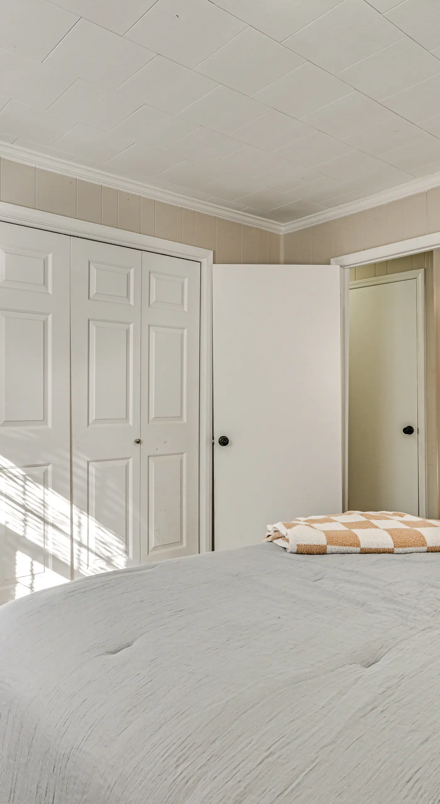 2 Mi to Uptown Lexington: Pet-Friendly Getaway!