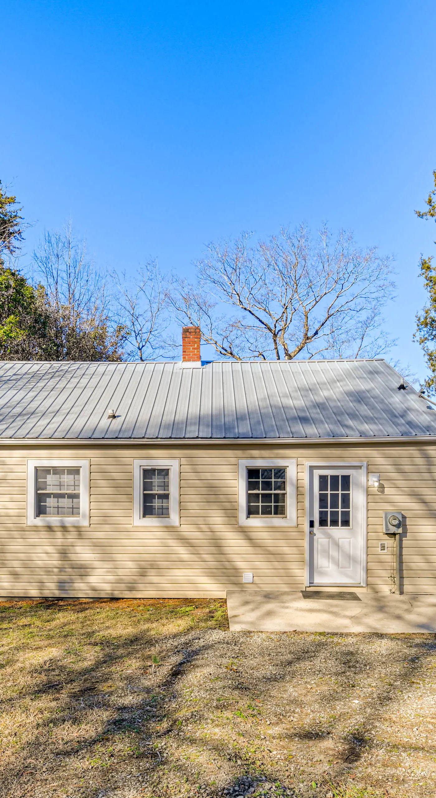2 Mi to Uptown Lexington: Pet-Friendly Getaway!