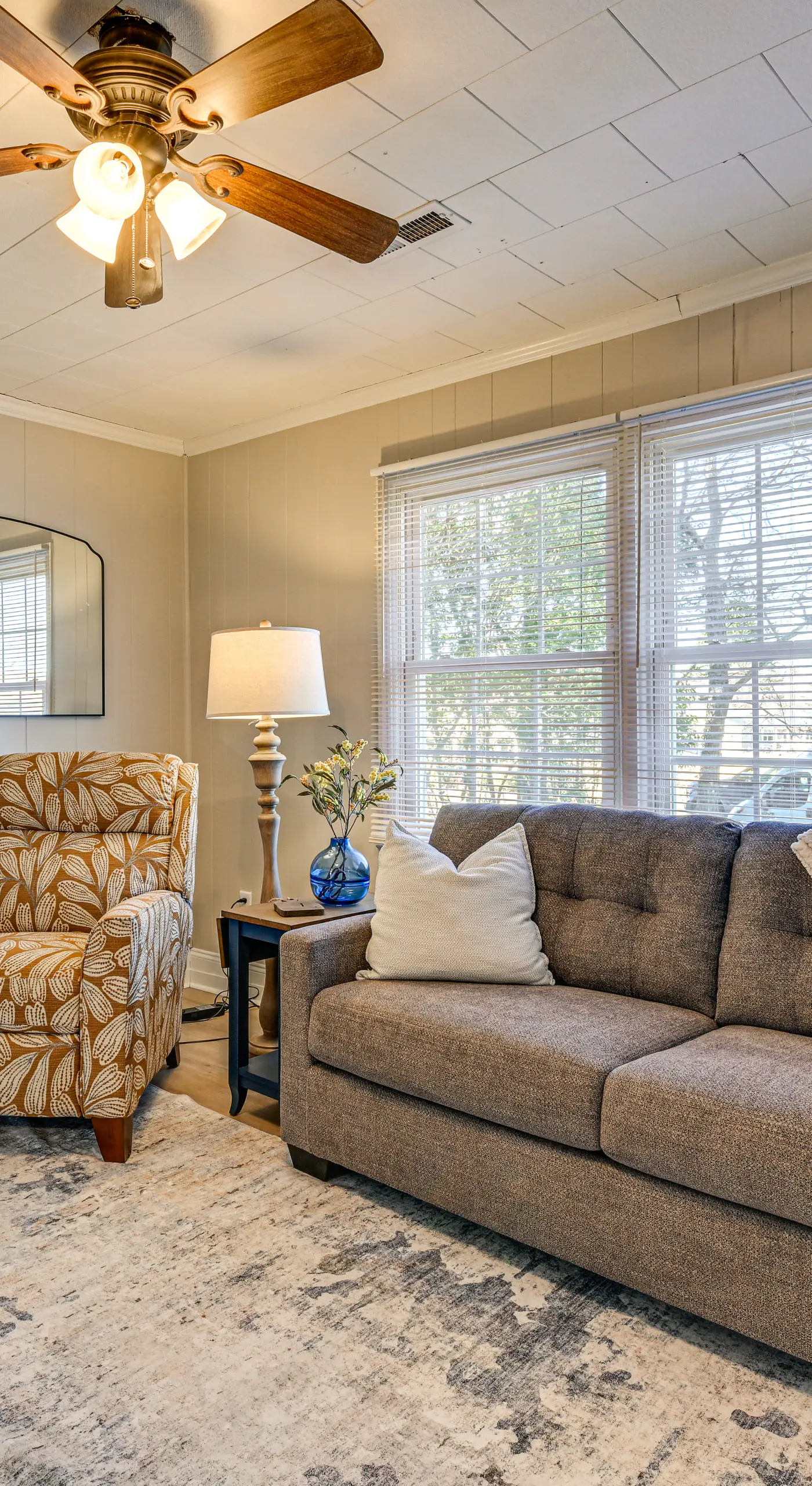 2 Mi to Uptown Lexington: Pet-Friendly Getaway!