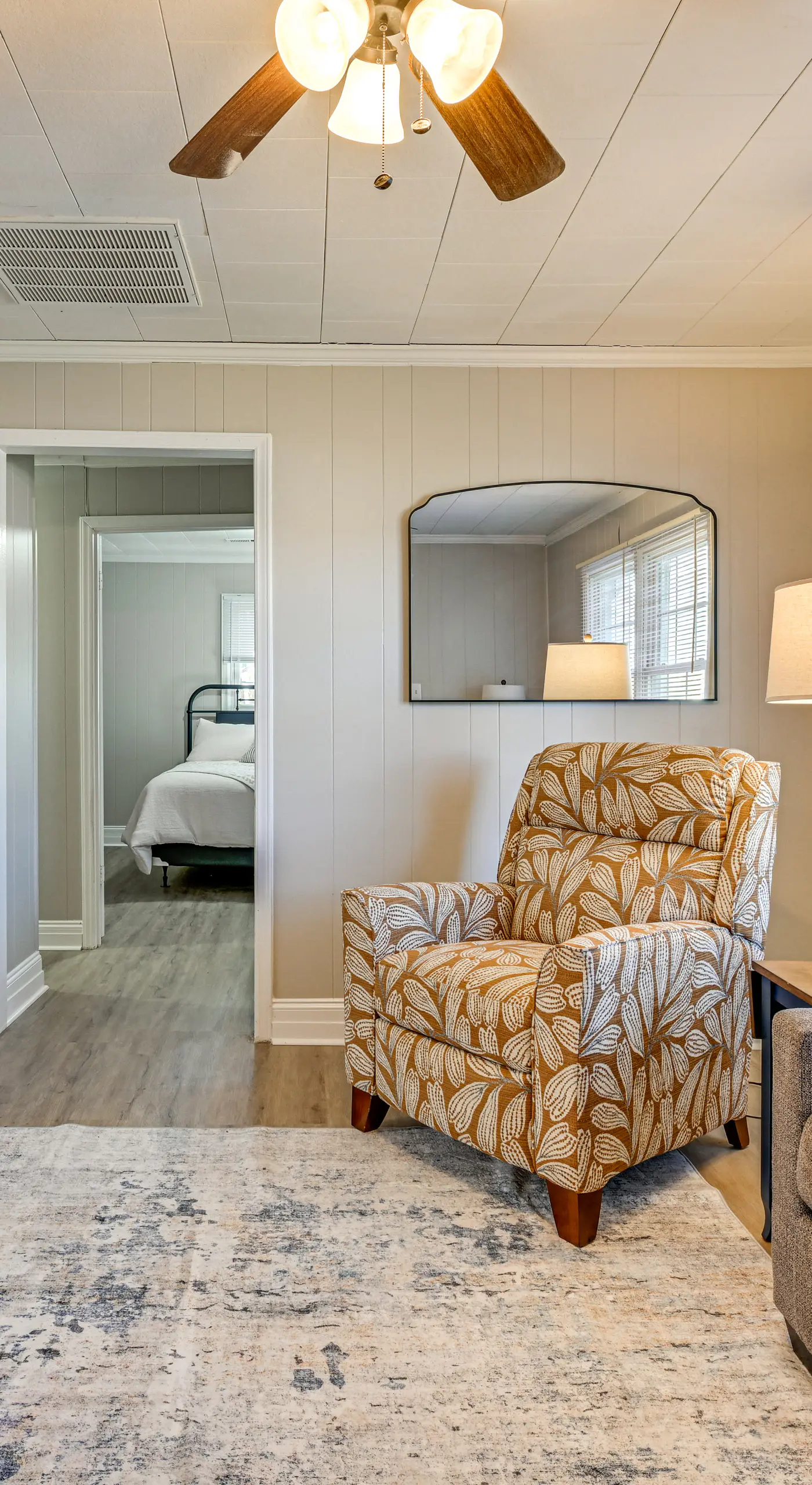 2 Mi to Uptown Lexington: Pet-Friendly Getaway!