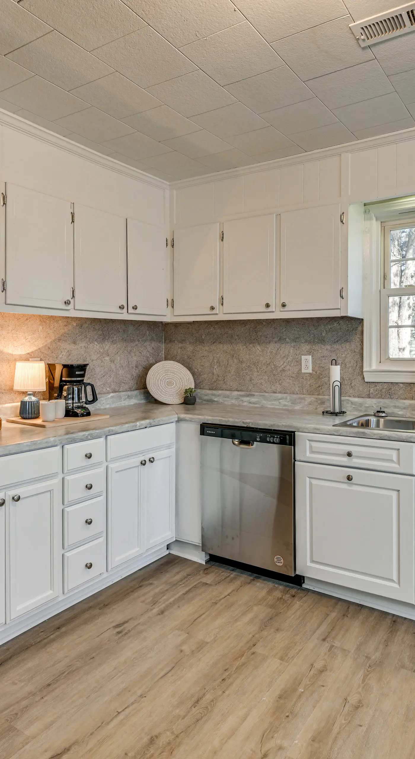 2 Mi to Uptown Lexington: Pet-Friendly Getaway!