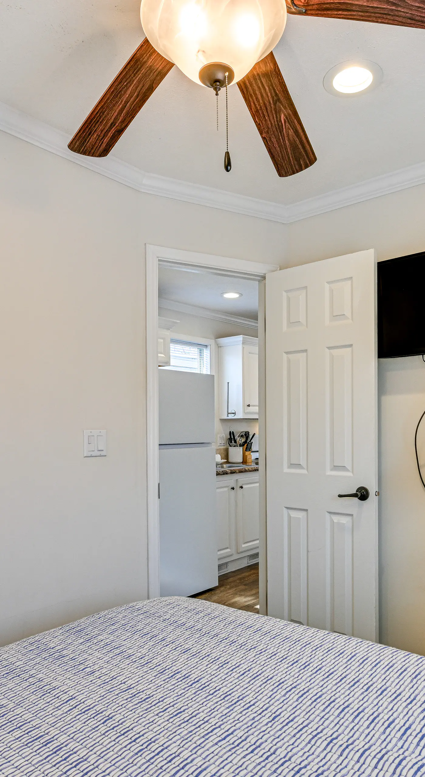 < 1 Mi to Lake Norman Marina: Home w/ Pool Access