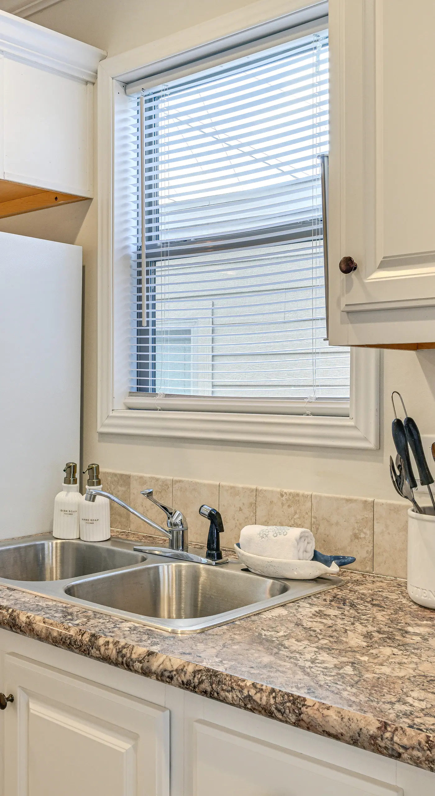 < 1 Mi to Lake Norman Marina: Home w/ Pool Access