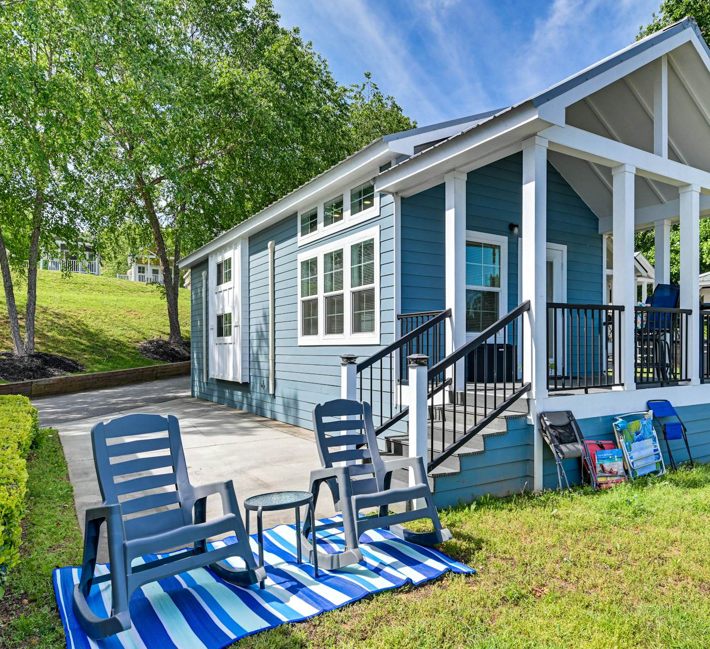Lake View Tiny Home w/ Pool Access