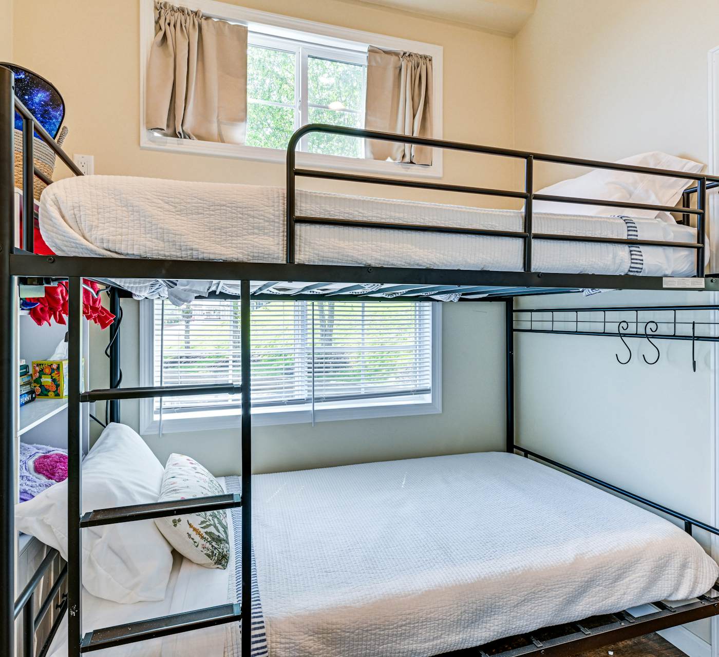 Lake View Tiny Home w/ Pool Access