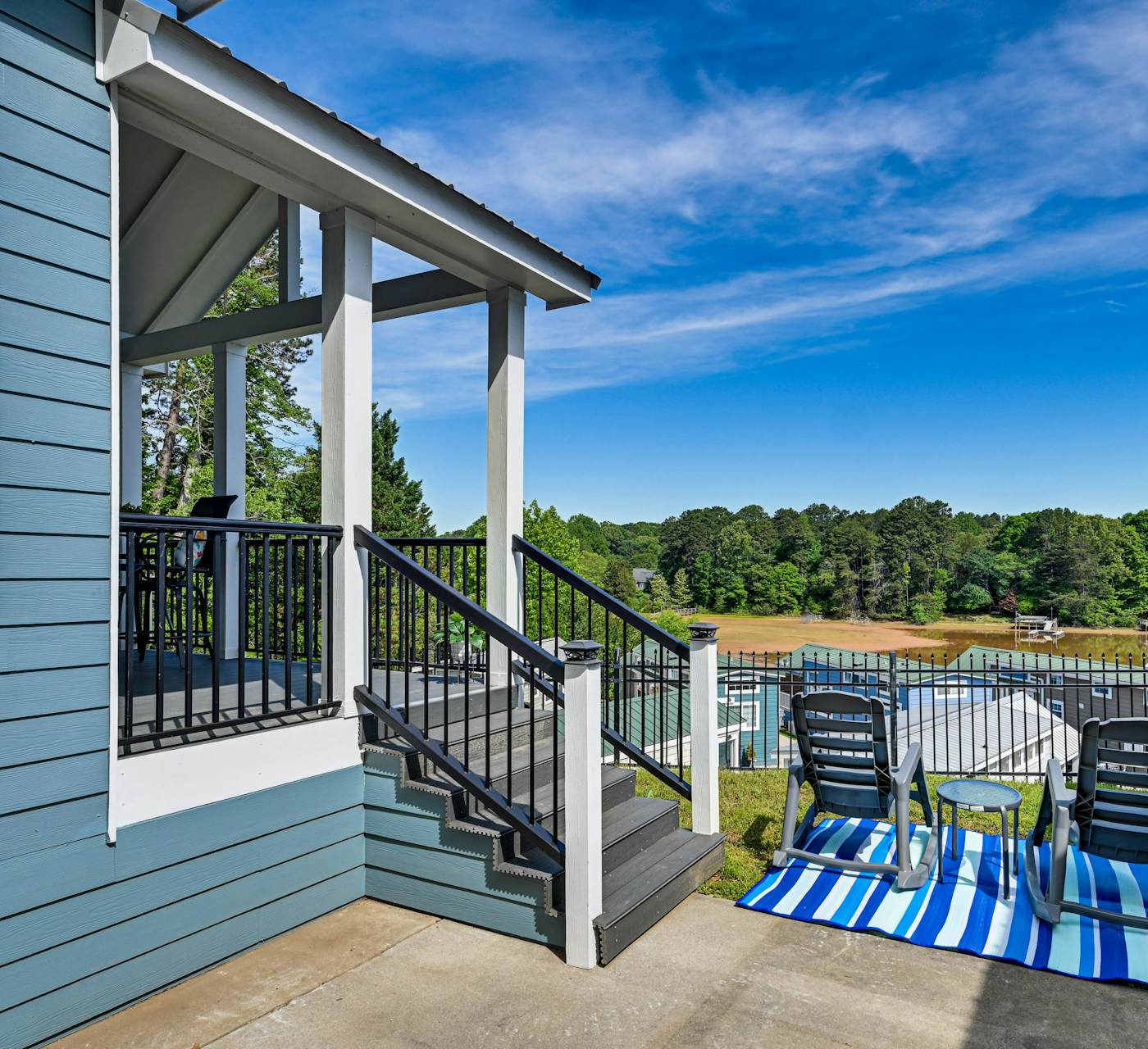 Lake View Tiny Home w/ Pool Access