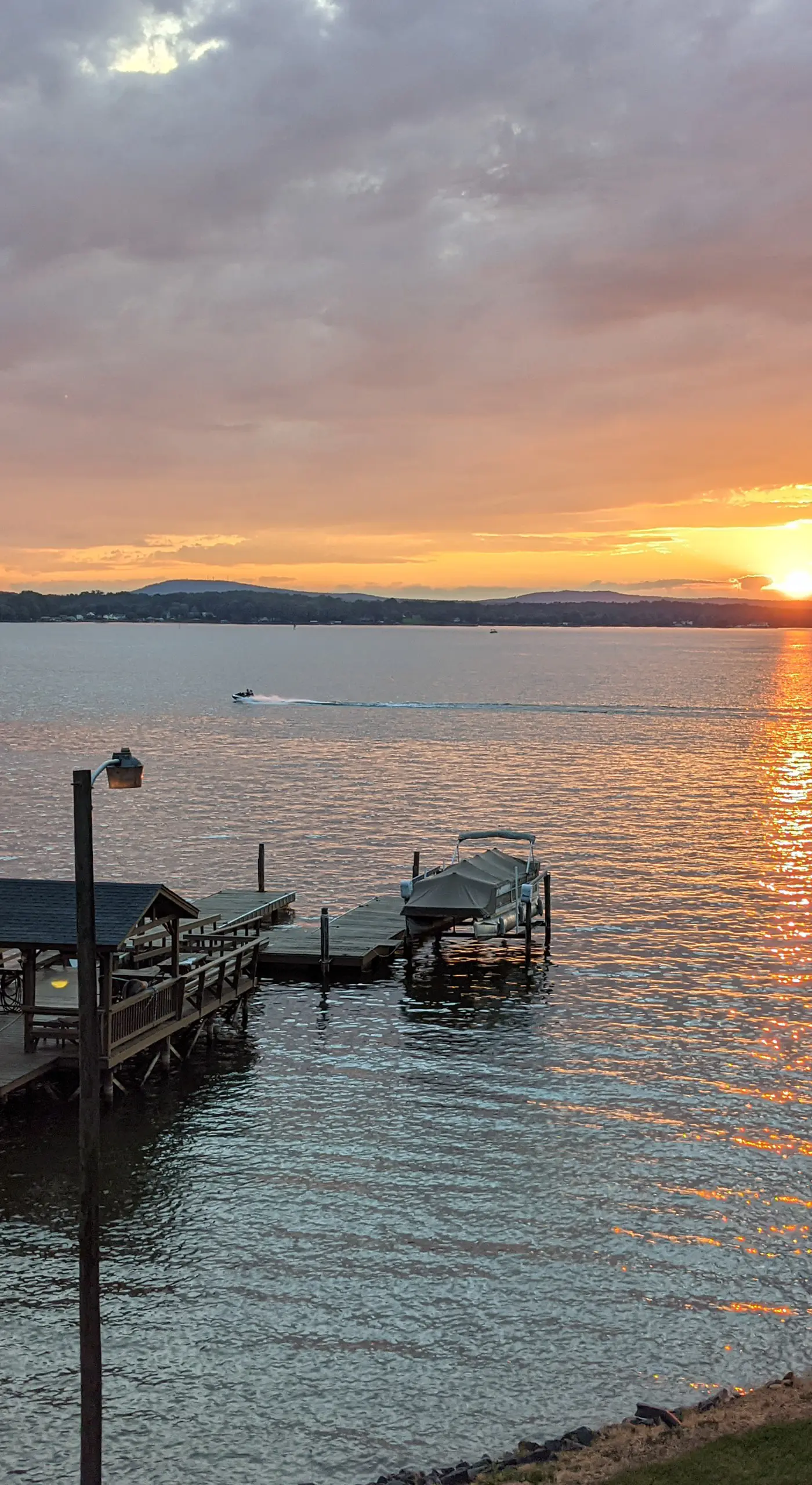 'Sunset Central' - Lake Norman Getaway with Dock