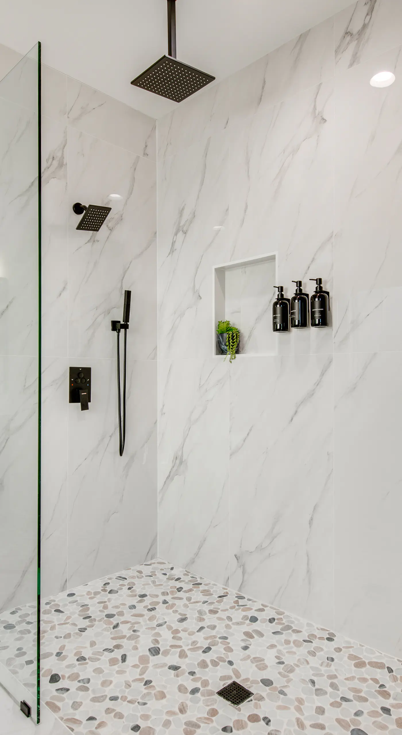 Fully Updated! 3,000-Sq-Ft Home Near Mercedes-Benz