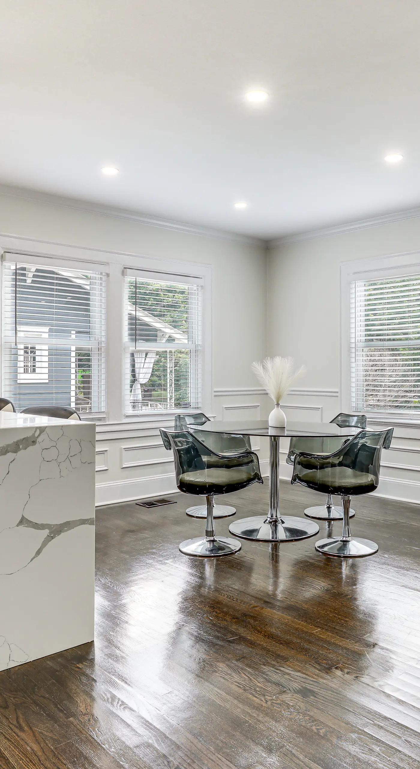 4 Mi to Int’l Soccer & Dtwn Fun: Modern ATL Home