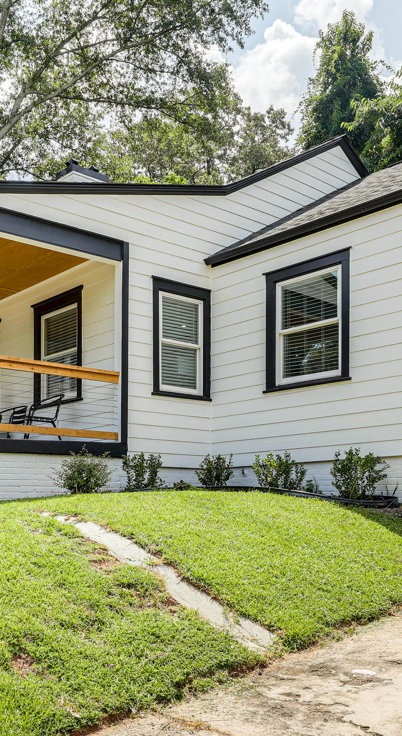 4 Mi to Int’l Soccer & Dtwn Fun: Modern ATL Home